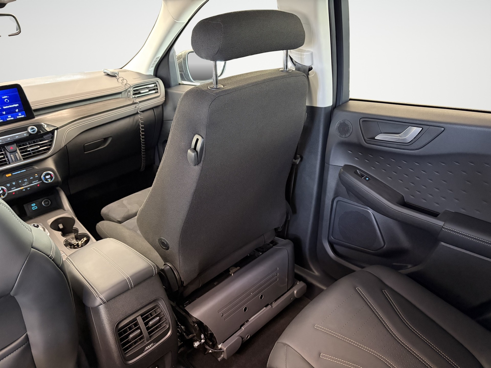 FORD Kuga 2.5 PHEV Vignale 2WD-image-12
