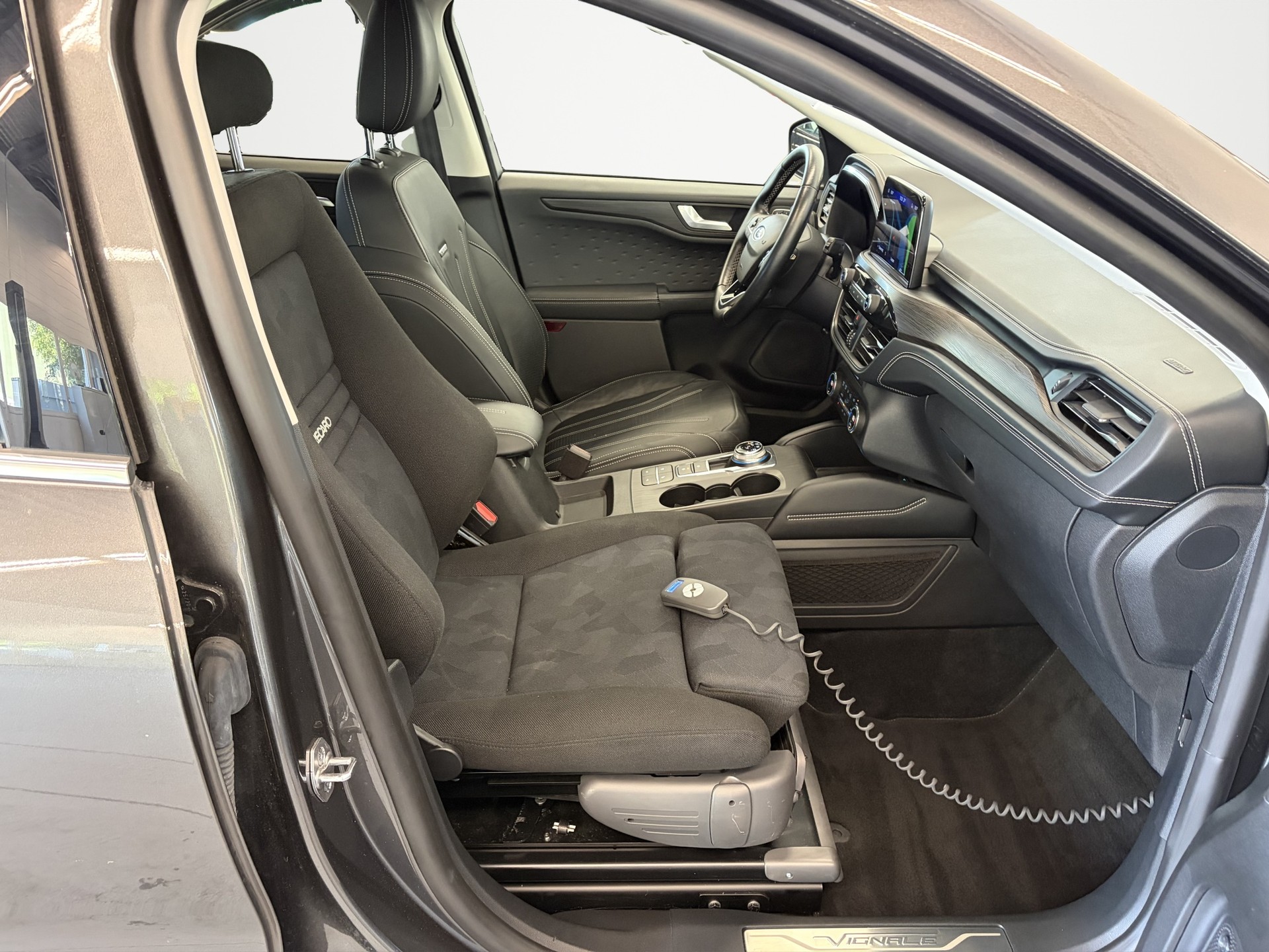 FORD Kuga 2.5 PHEV Vignale 2WD-image-13