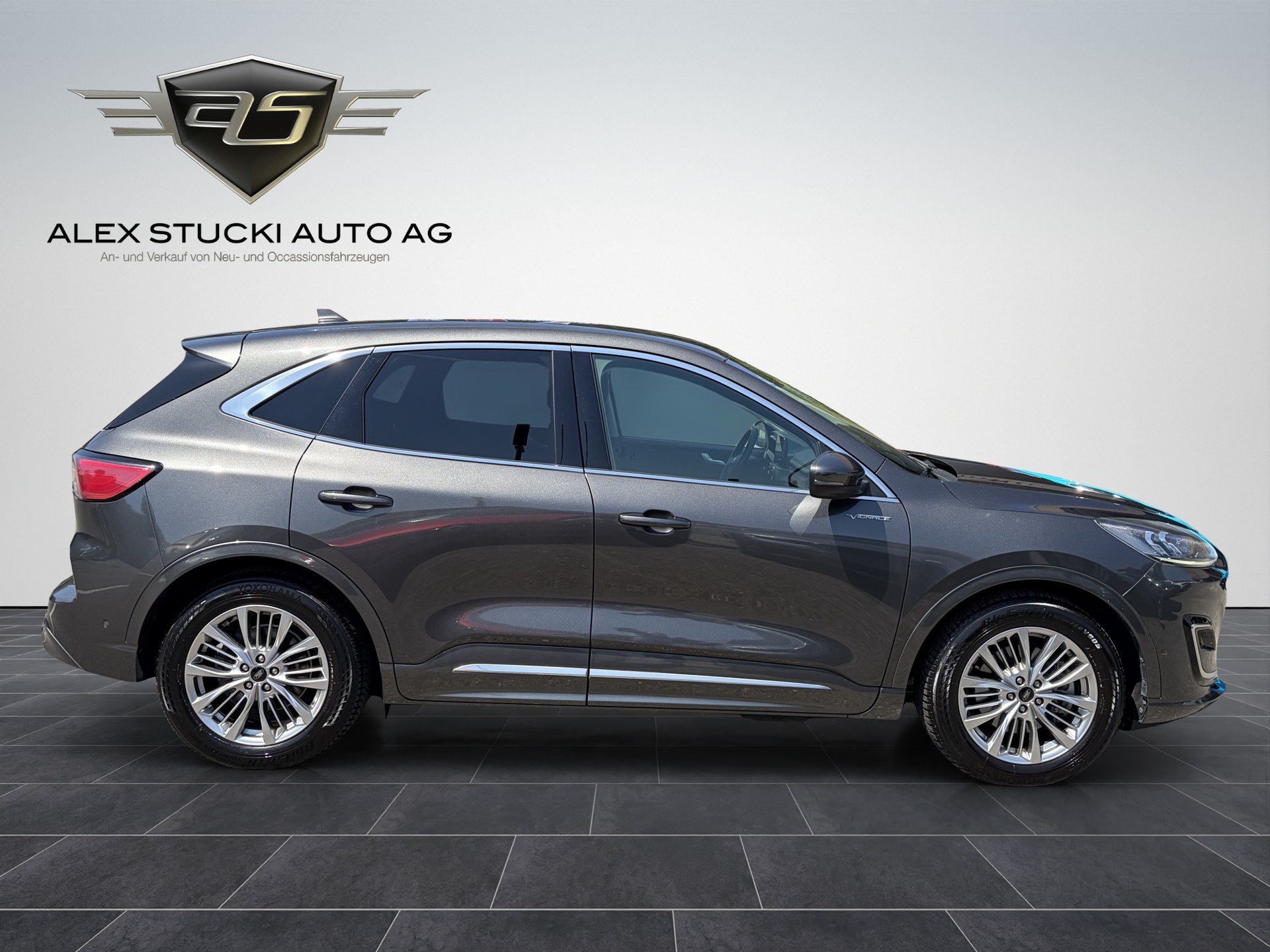 FORD Kuga 2.5 PHEV Vignale 2WD-image-3