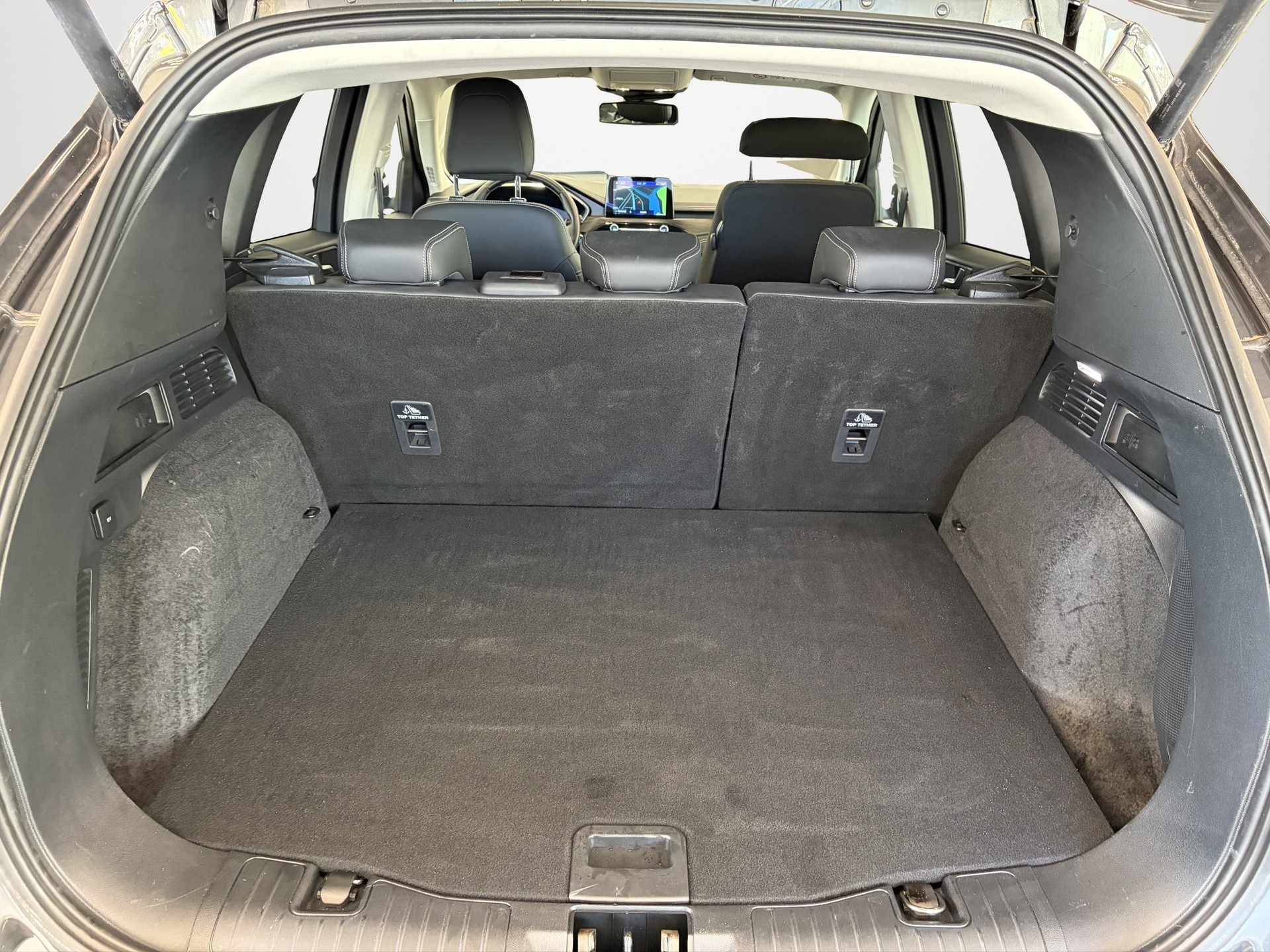 FORD Kuga 2.5 PHEV Vignale 2WD-image-16
