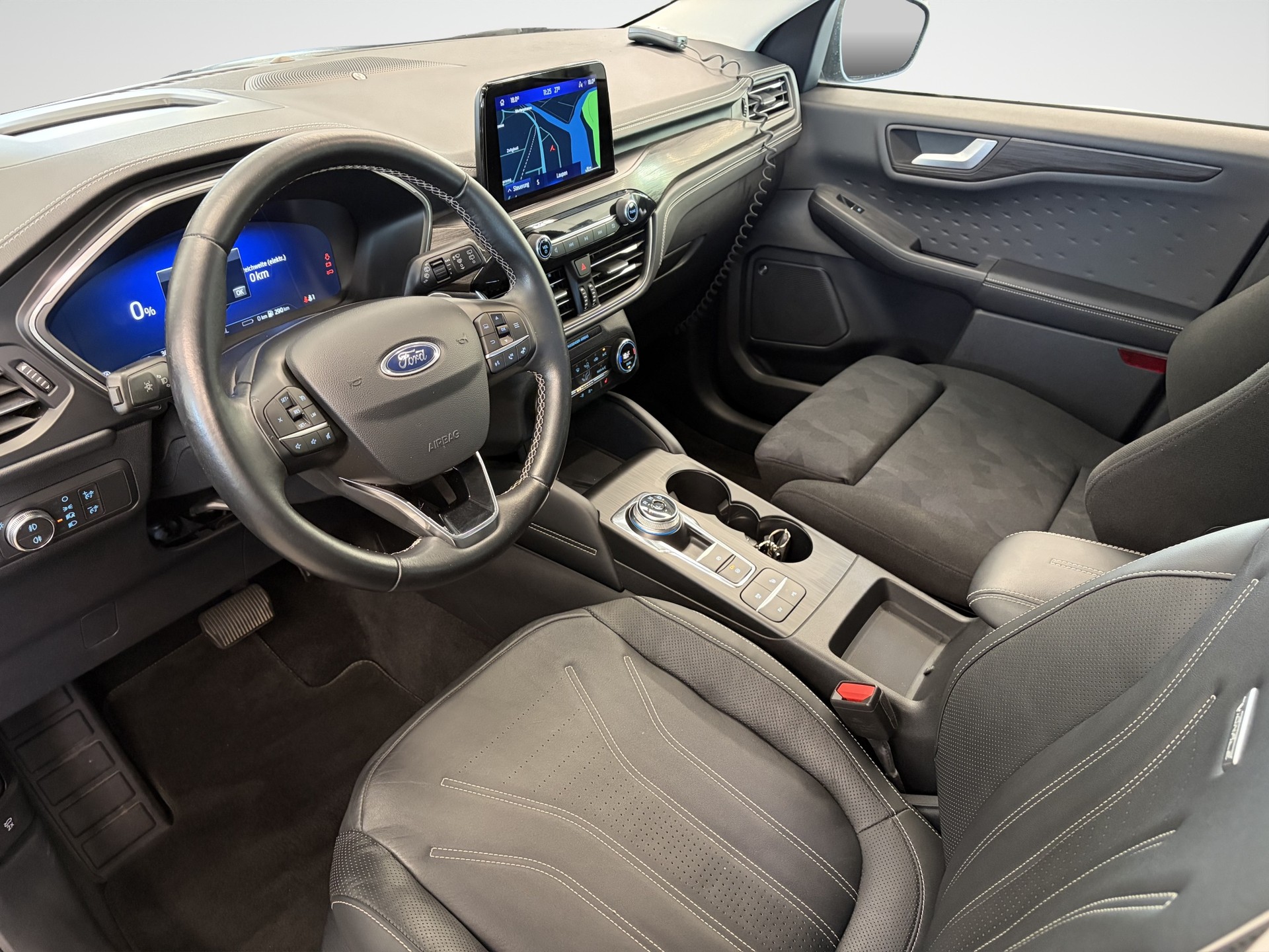 FORD Kuga 2.5 PHEV Vignale 2WD-image-8