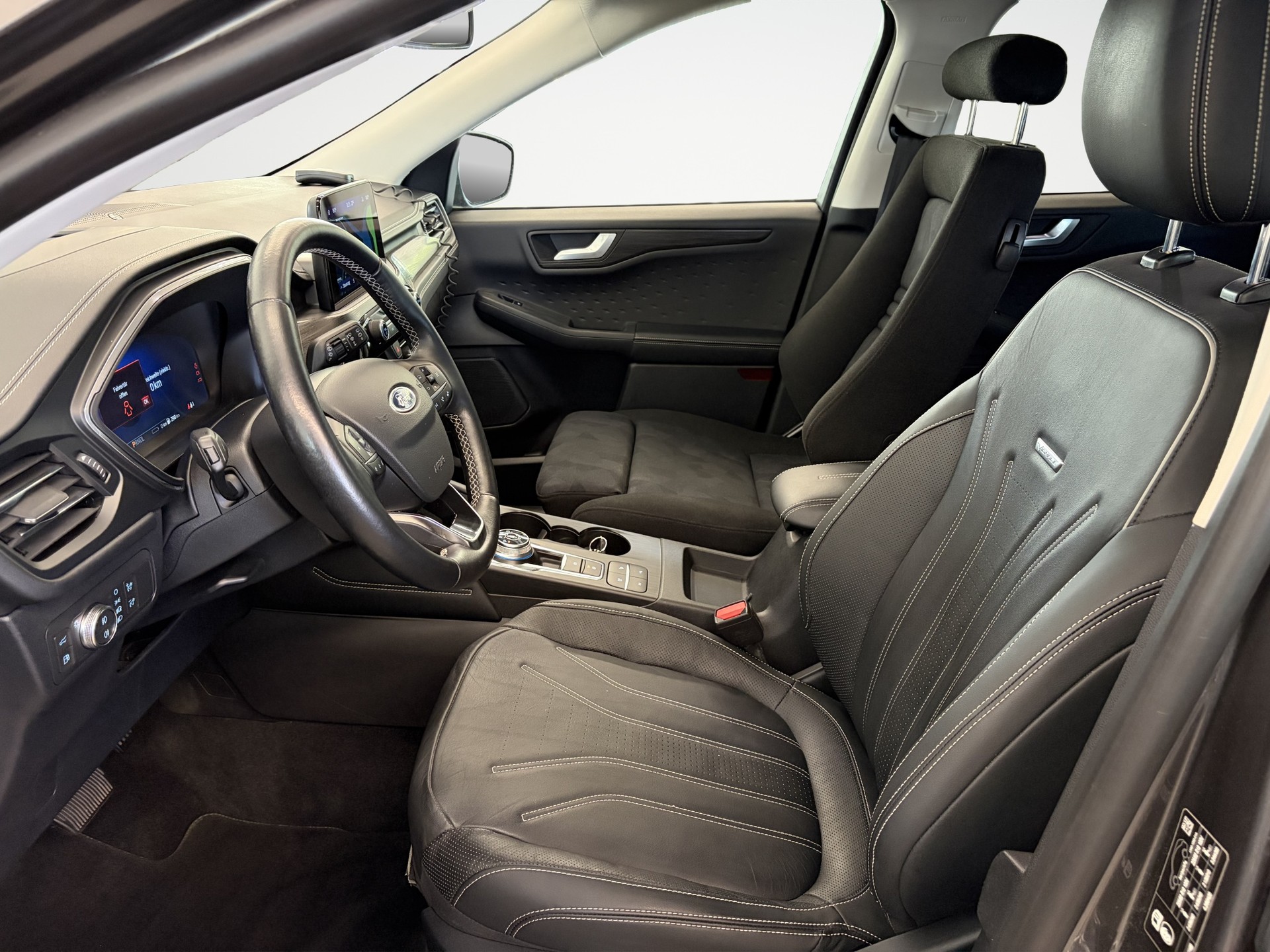 FORD Kuga 2.5 PHEV Vignale 2WD-image-11