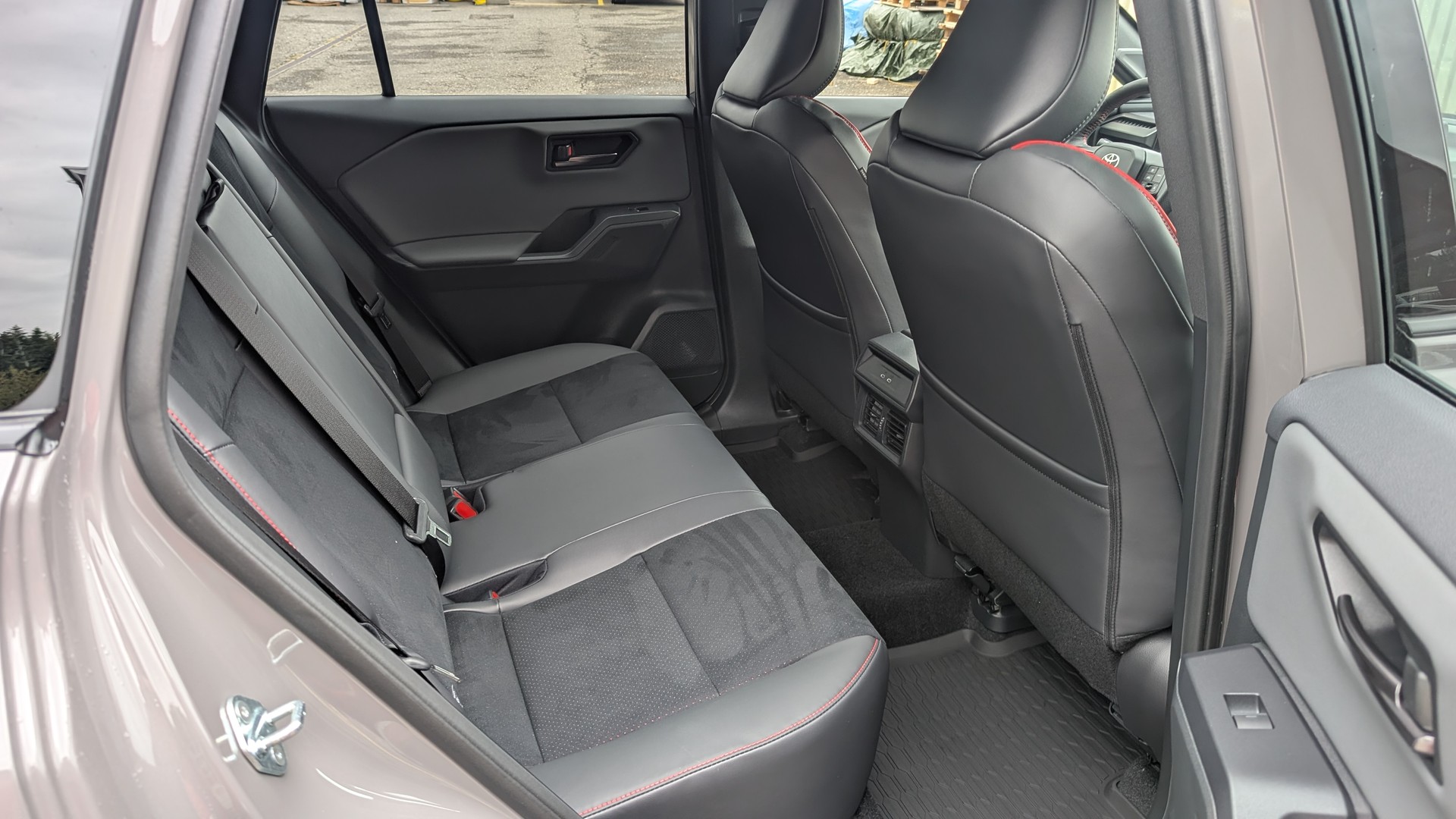 TOYOTA RAV-4 2.5 PHEV GR Sport e-CVT AWD-image-12