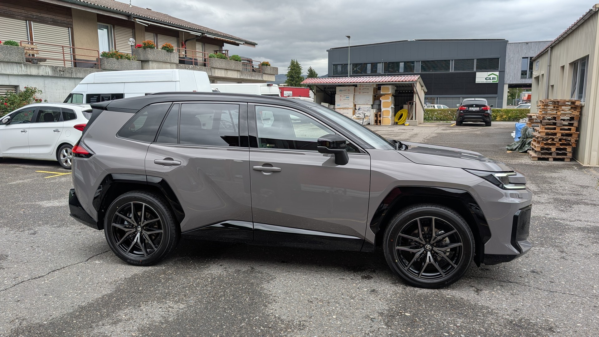 TOYOTA RAV-4 2.5 PHEV GR Sport e-CVT AWD-image-3