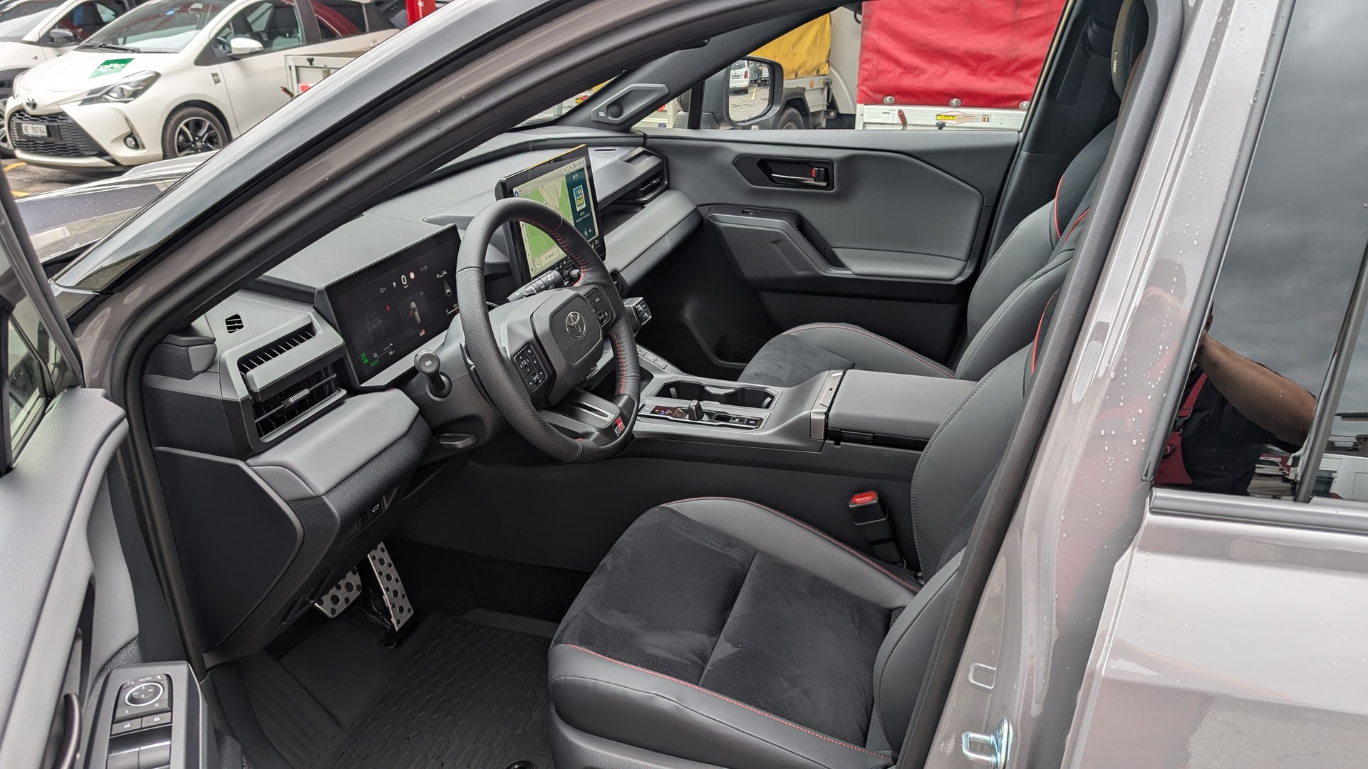 TOYOTA RAV-4 2.5 PHEV GR Sport e-CVT AWD-image-8