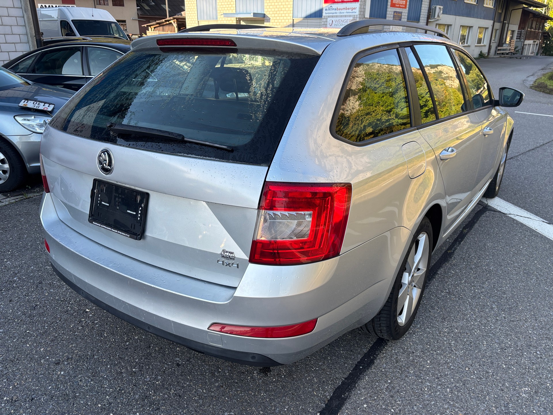 SKODA Octavia Combi 2.0 TDI Ambition 4x4-image-5