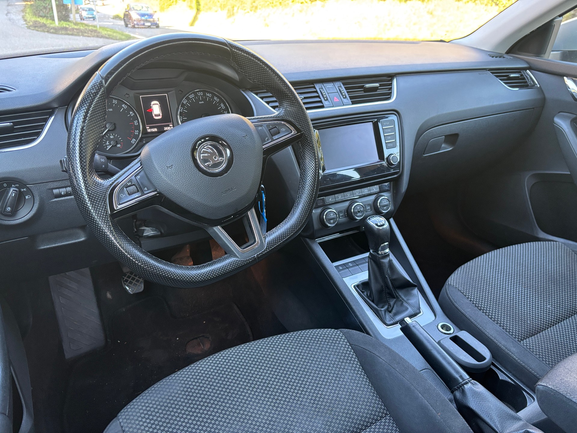 SKODA Octavia Combi 2.0 TDI Ambition 4x4-image-9