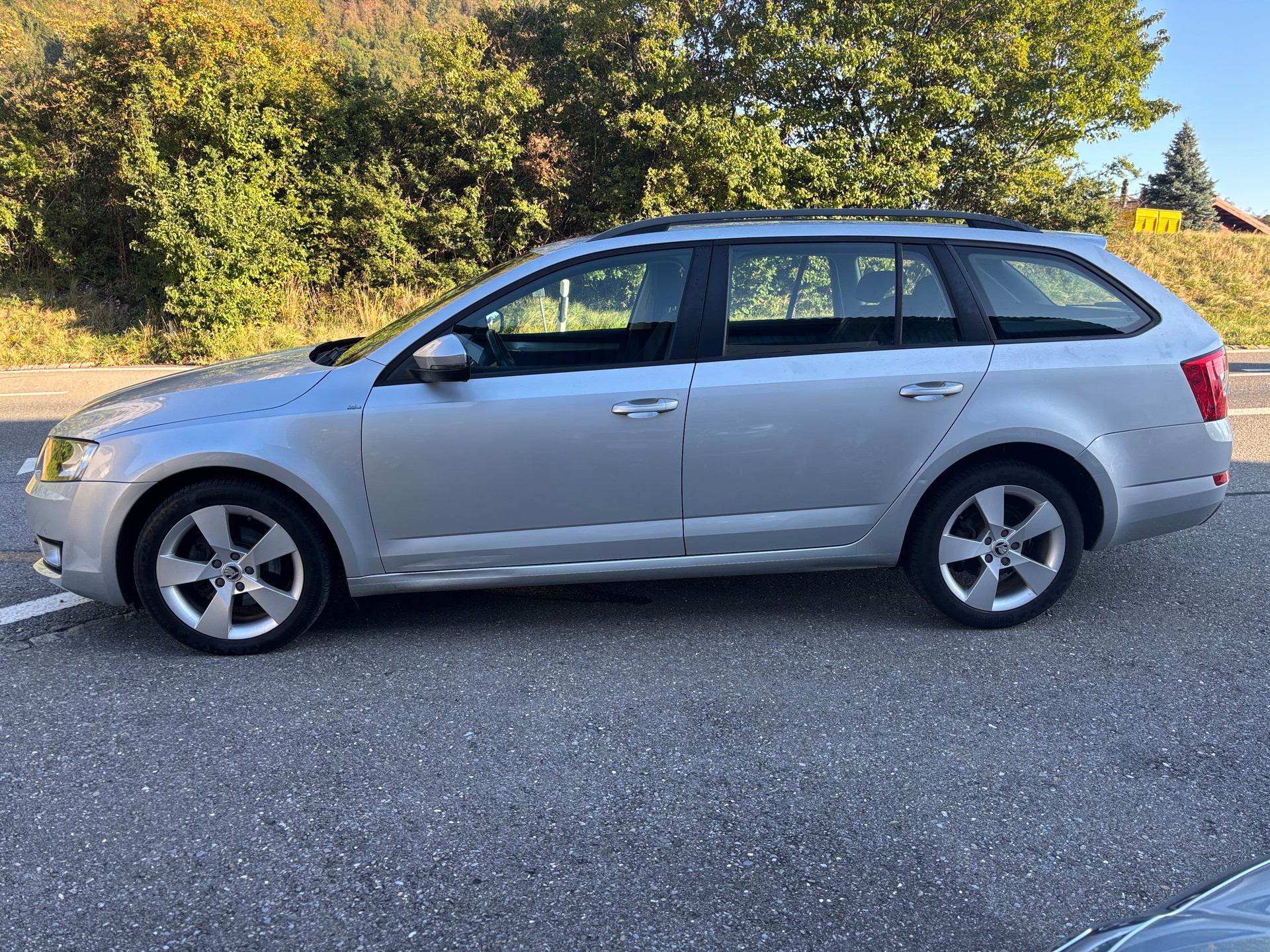 SKODA Octavia Combi 2.0 TDI Ambition 4x4-image-3