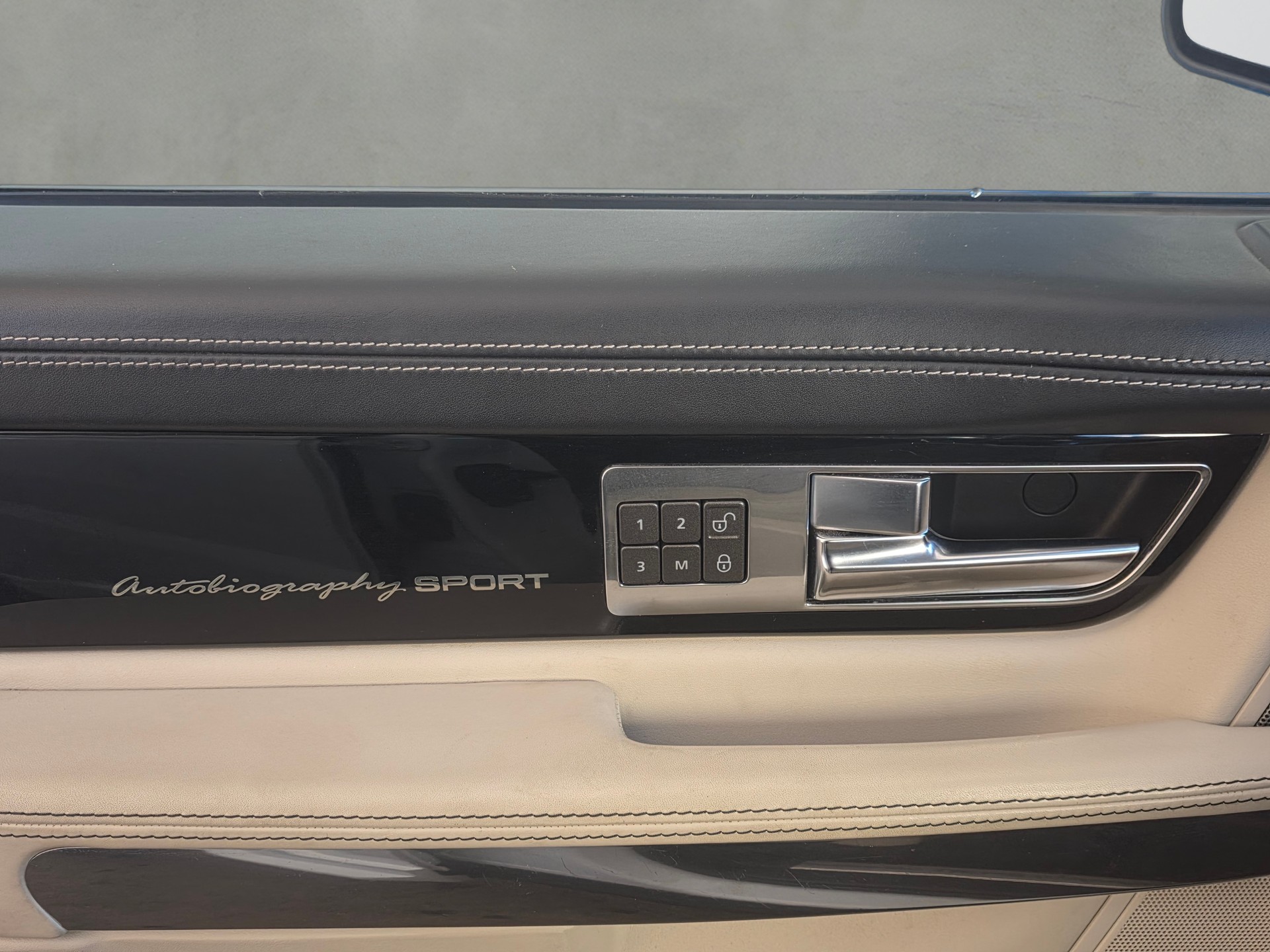 LAND ROVER Range Rover Sport 3.0 TDV6 Autobiography Automatic-image-21