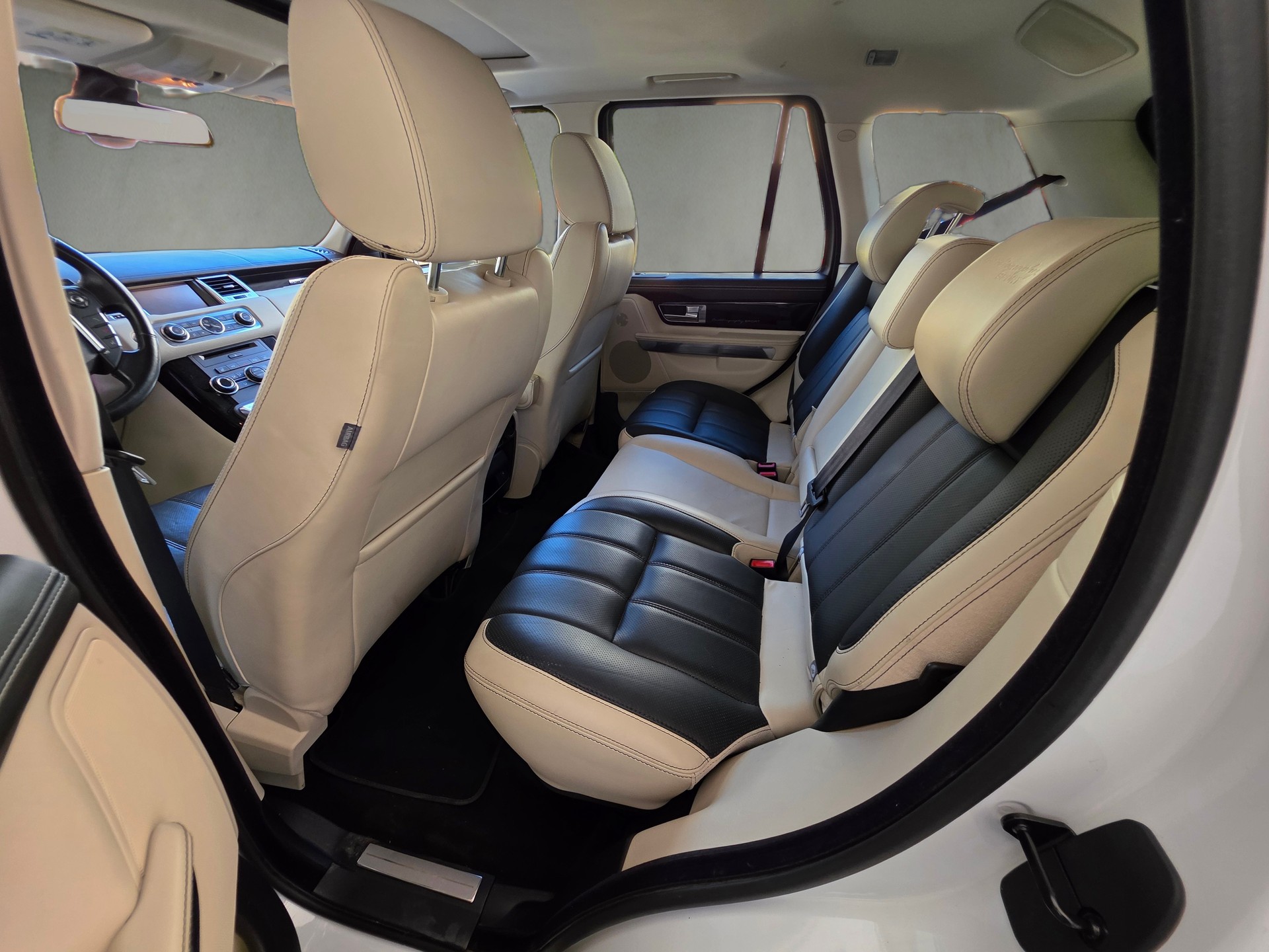 LAND ROVER Range Rover Sport 3.0 TDV6 Autobiography Automatic-image-14