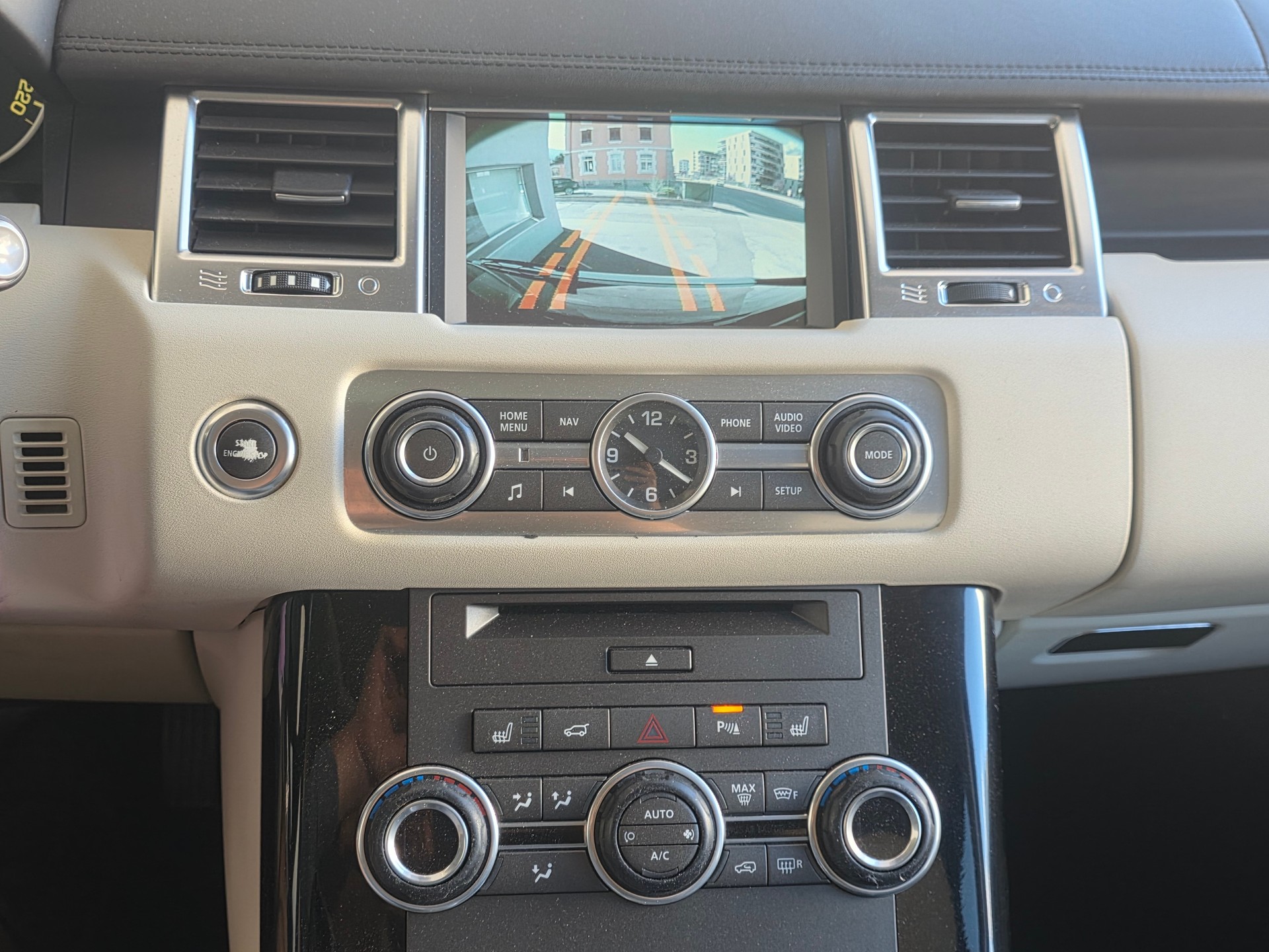 LAND ROVER Range Rover Sport 3.0 TDV6 Autobiography Automatic-image-19