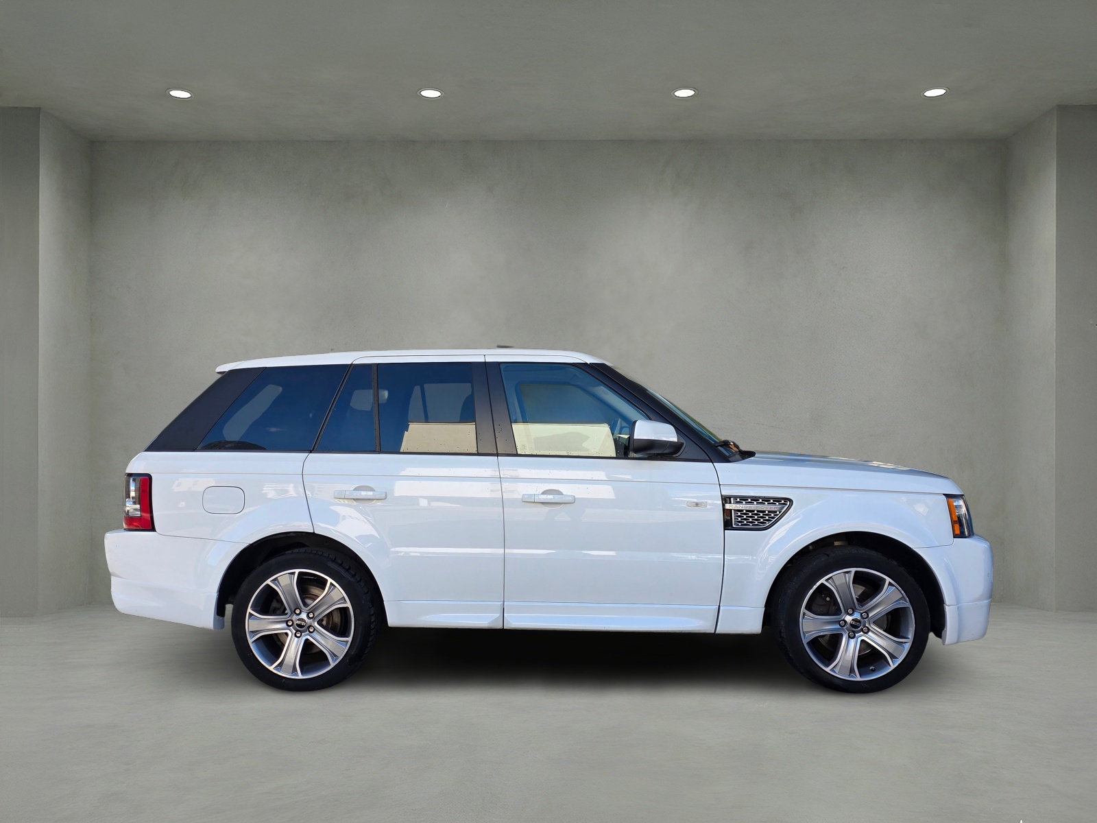 LAND ROVER Range Rover Sport 3.0 TDV6 Autobiography Automatic-image-8
