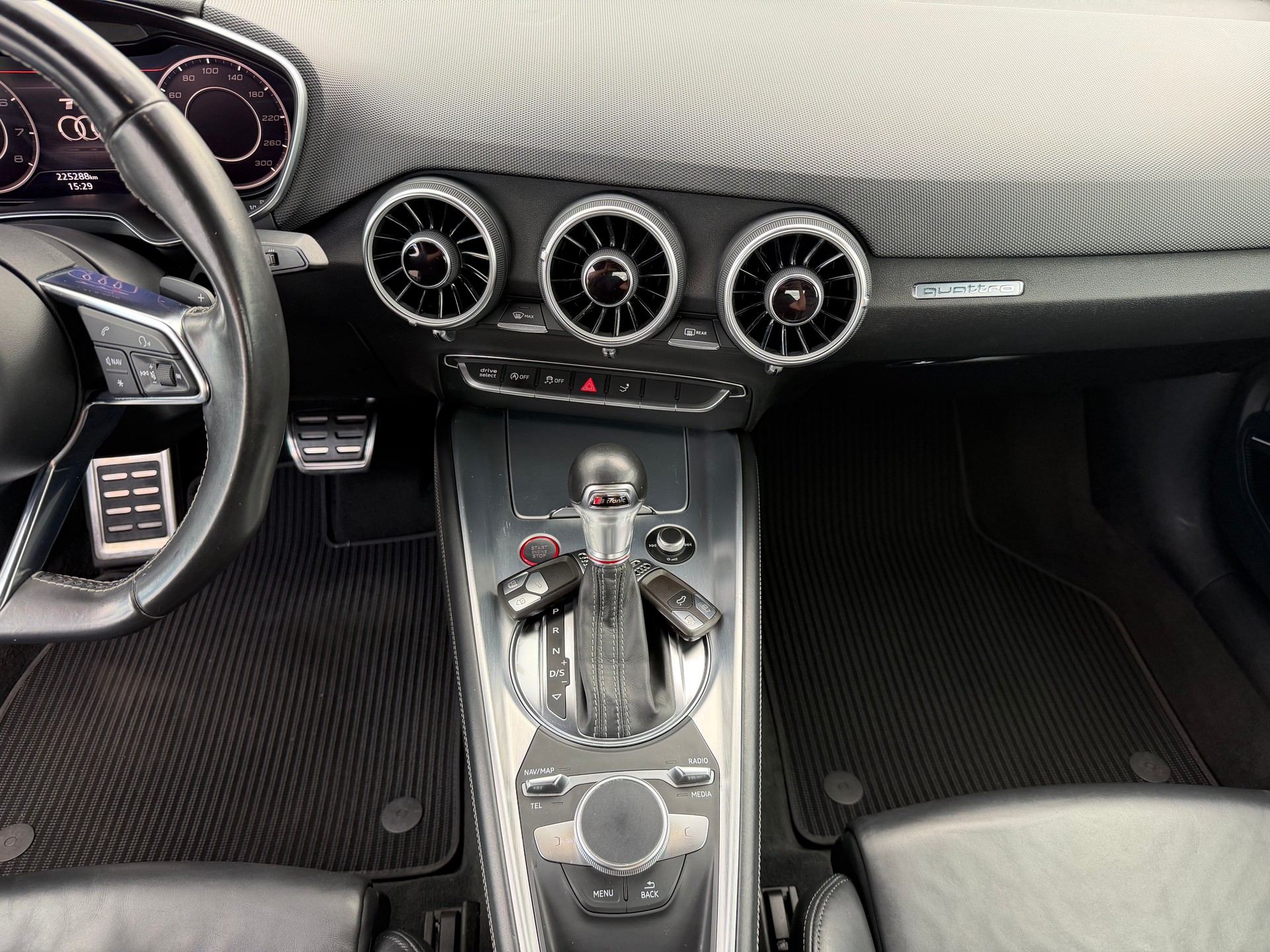 AUDI TTS Coupé 2.0 TFSI quattro S-tronic-image-12
