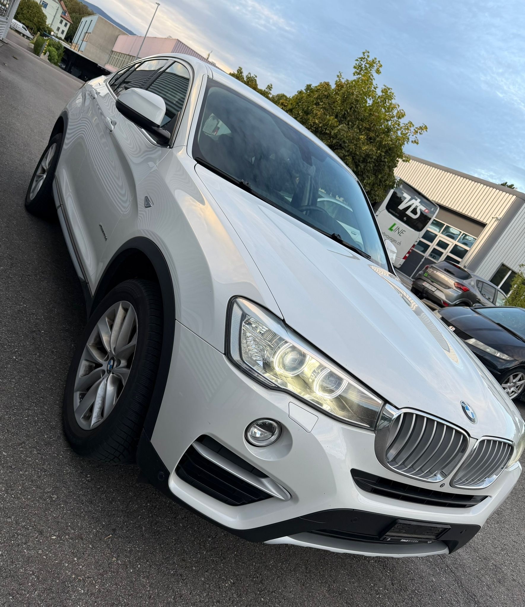 BMW X4 xDrive 20d xLine Steptronic-image-0