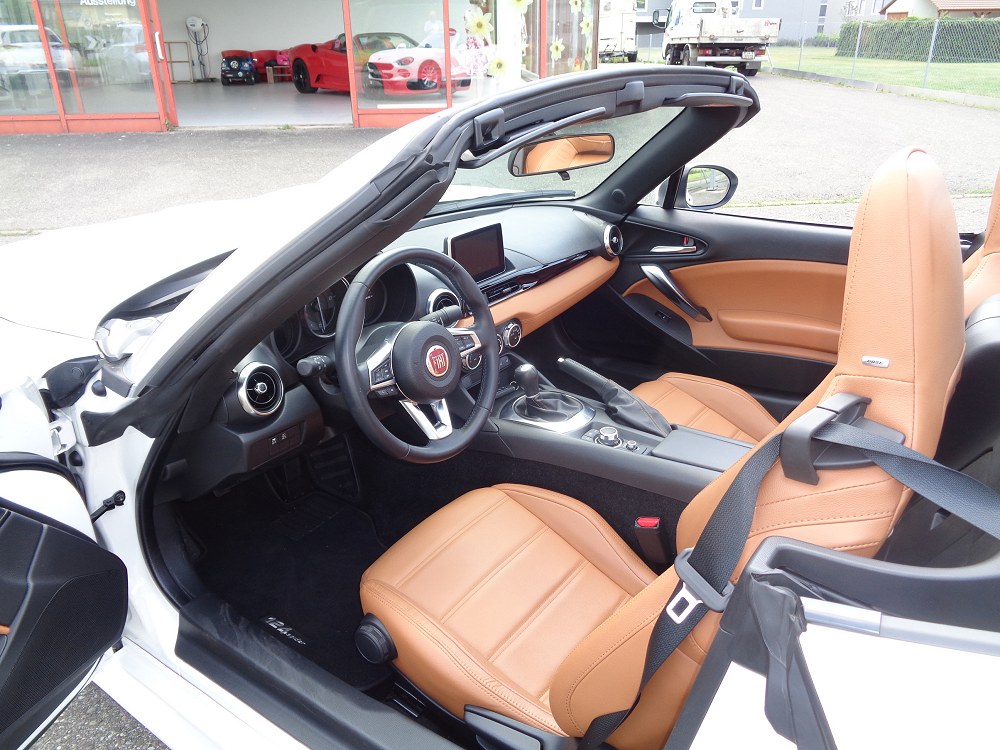 FIAT 124 Spider 1.4 TB Lusso-image-2