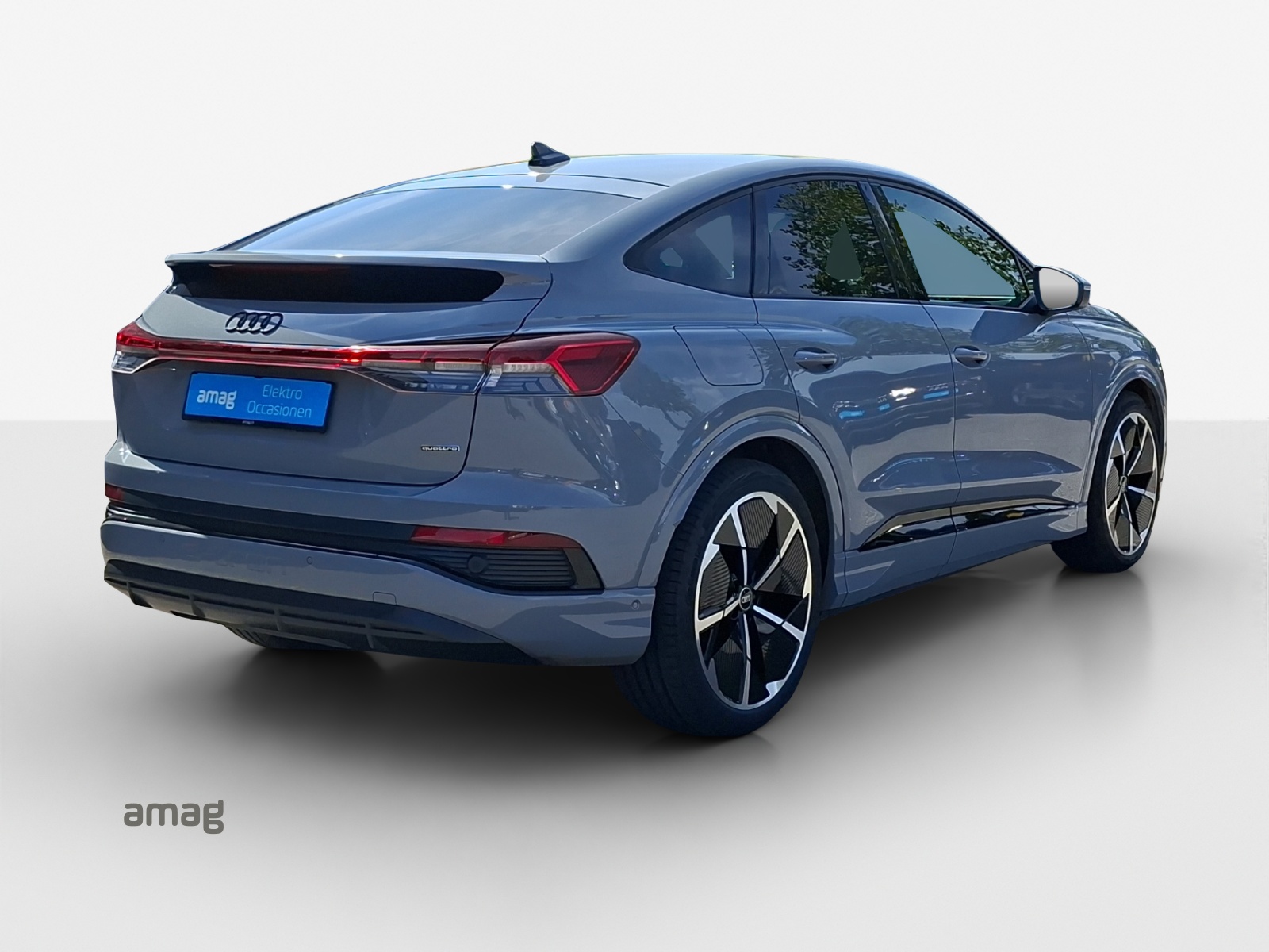 AUDI Q4 Sportback e-tron 50 quattro-image-4