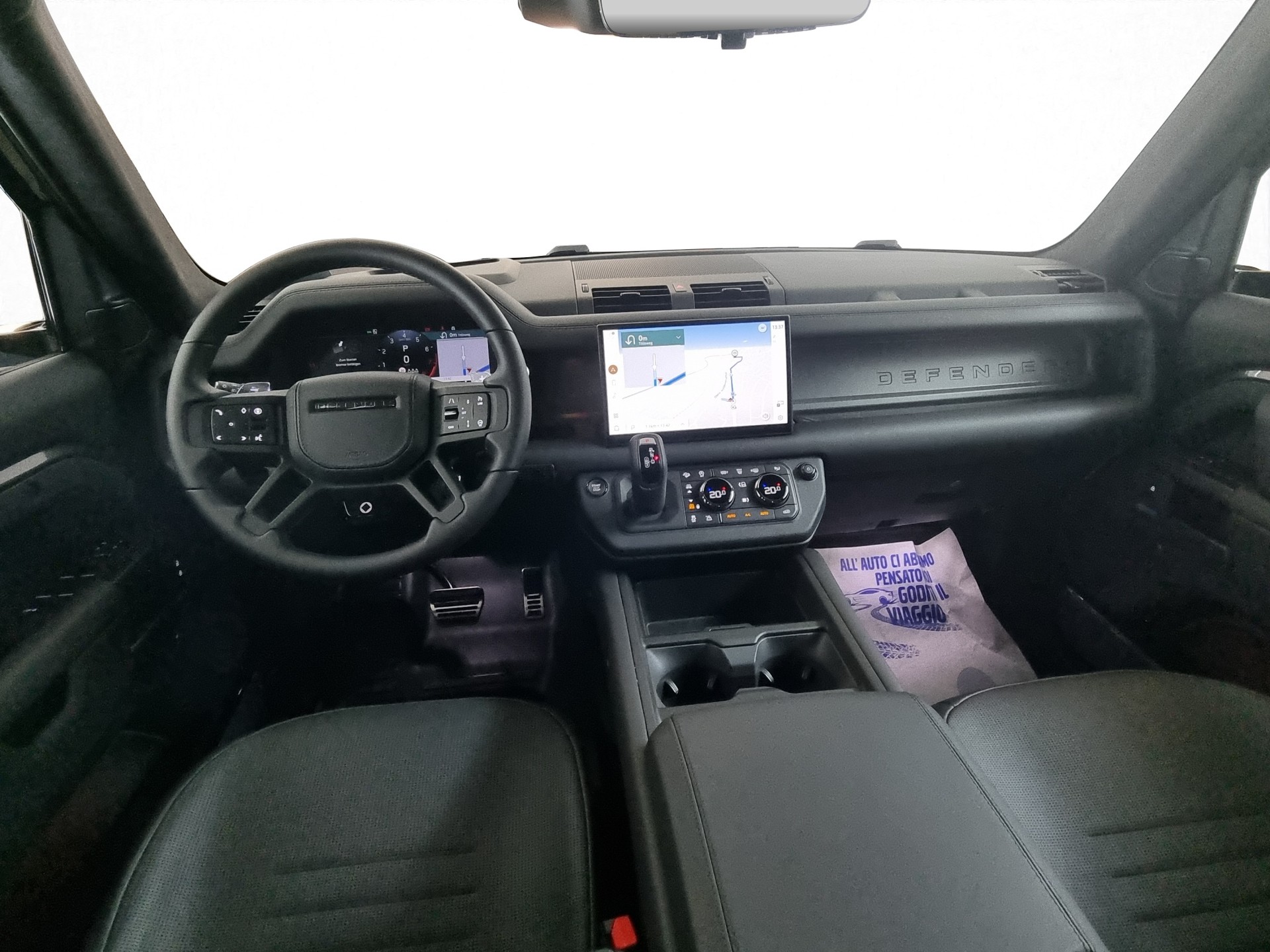 LAND ROVER Defender 110 4.4 V8 AWD Octa 635 PS AHK-image-7