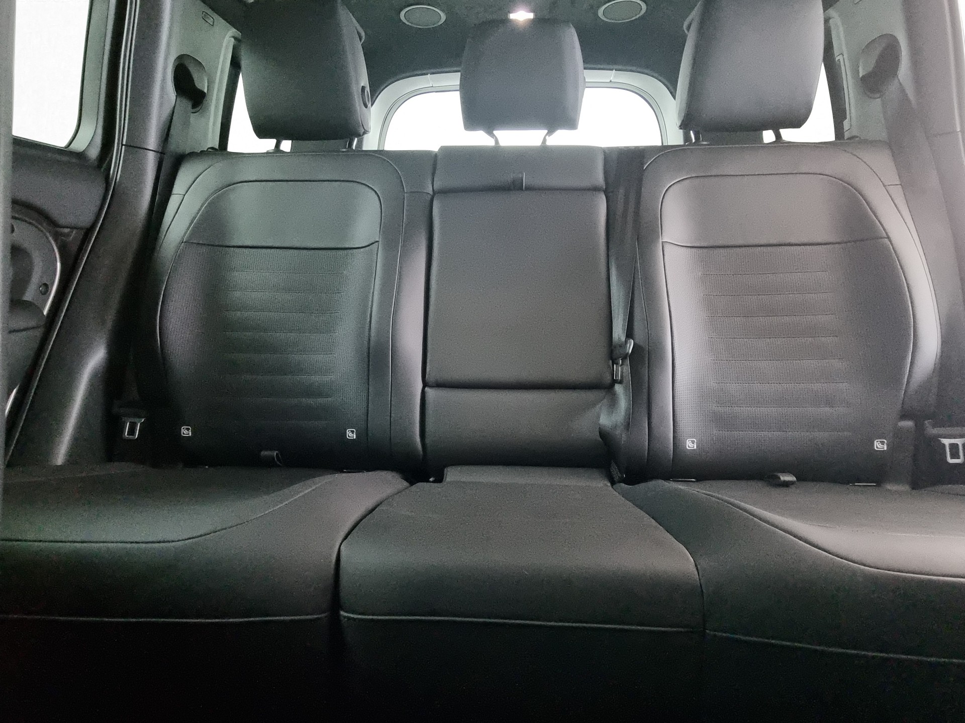 LAND ROVER Defender 110 4.4 V8 AWD Octa 635 PS AHK-image-6