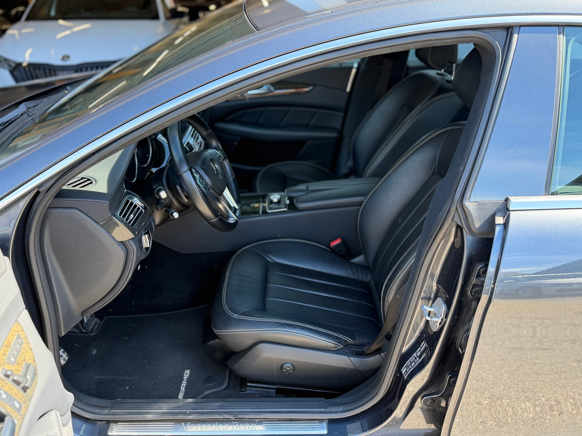 MERCEDES-BENZ CLS 350 BlueTEC 4Matic 7G-Tronic-image-9