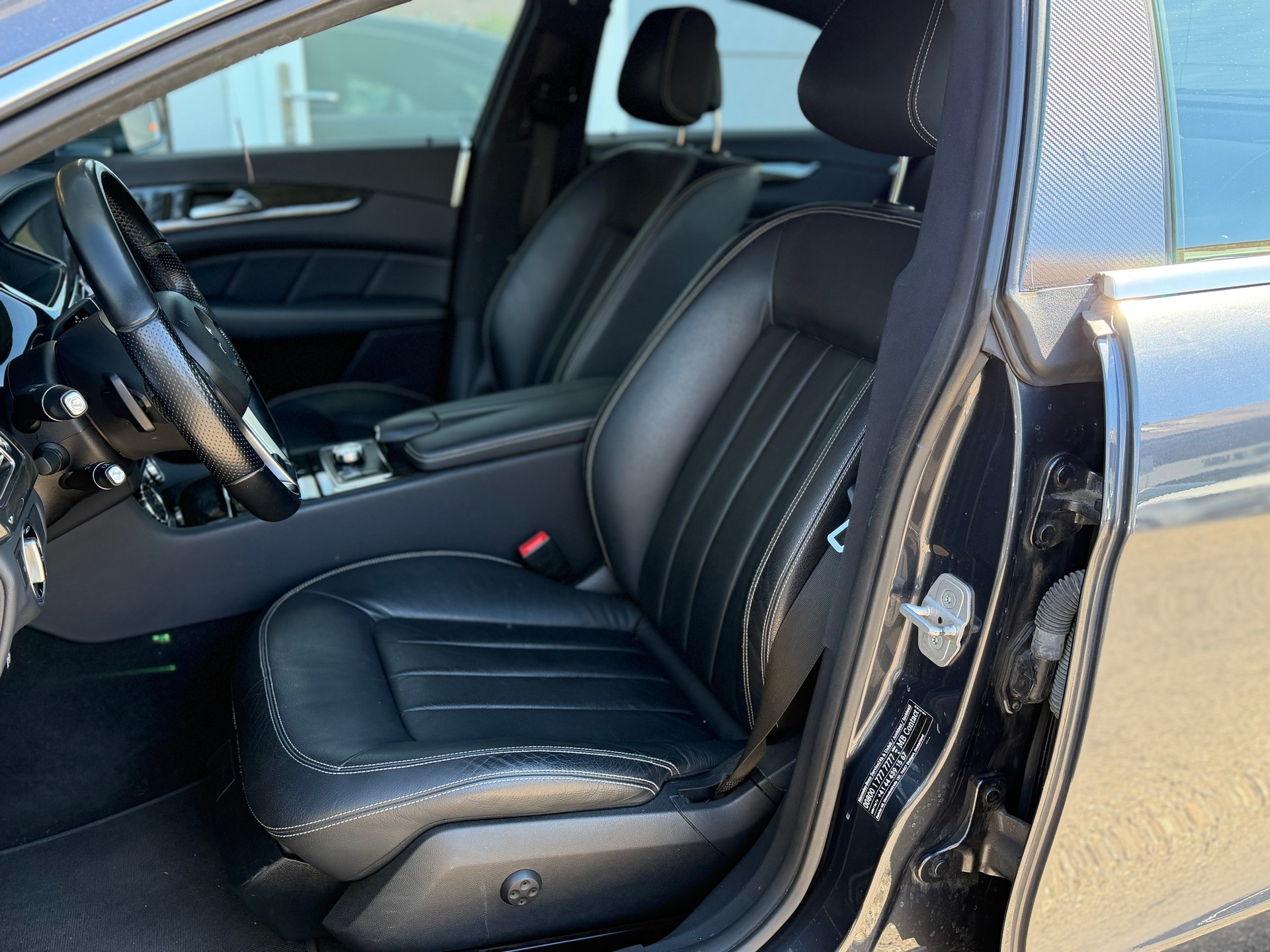 MERCEDES-BENZ CLS 350 BlueTEC 4Matic 7G-Tronic-image-10
