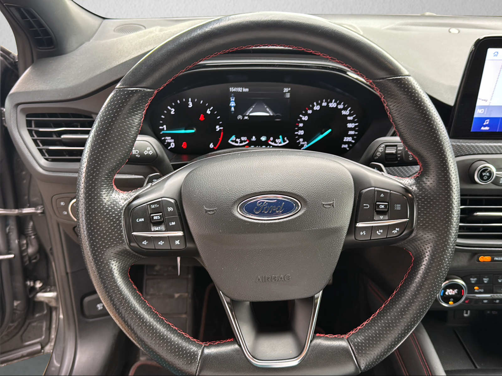 FORD Focus 2.0 TDCi ST Line Automatic-image-6