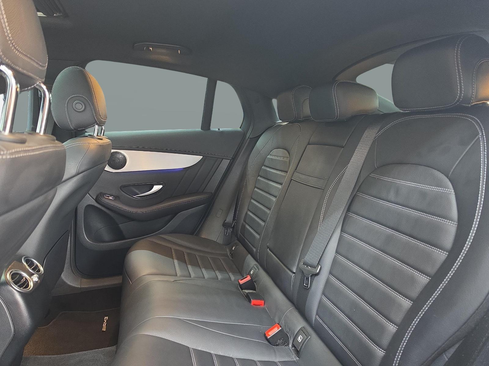 MERCEDES-BENZ GLC 300 4MATIC Coupé AMG Line-image-11