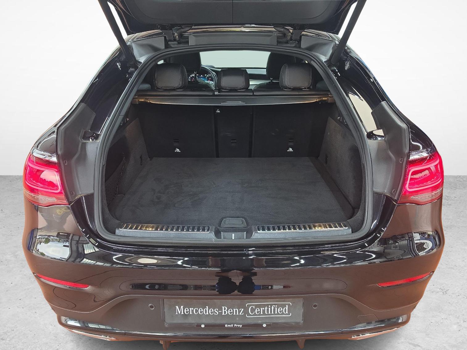MERCEDES-BENZ GLC 300 4MATIC Coupé AMG Line-image-15