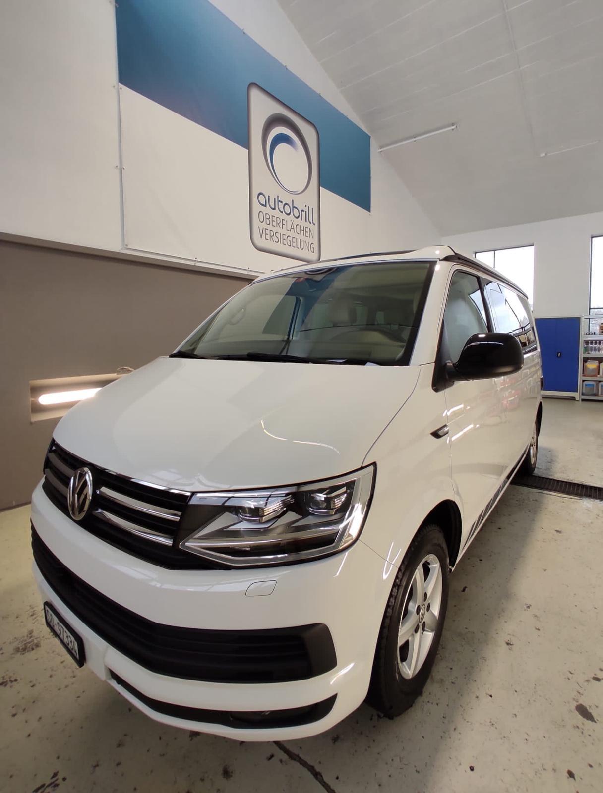 VW T6 CALIFORNIA 2.0 TDI OCEAN WHITE DSG AUTOMAT + AUFSTELLDACH + KM 65`000 + WIE NEU + SEHR SAUBER + GEPFLEGT. MIT KÜCHE. MIT AHK.-image-1