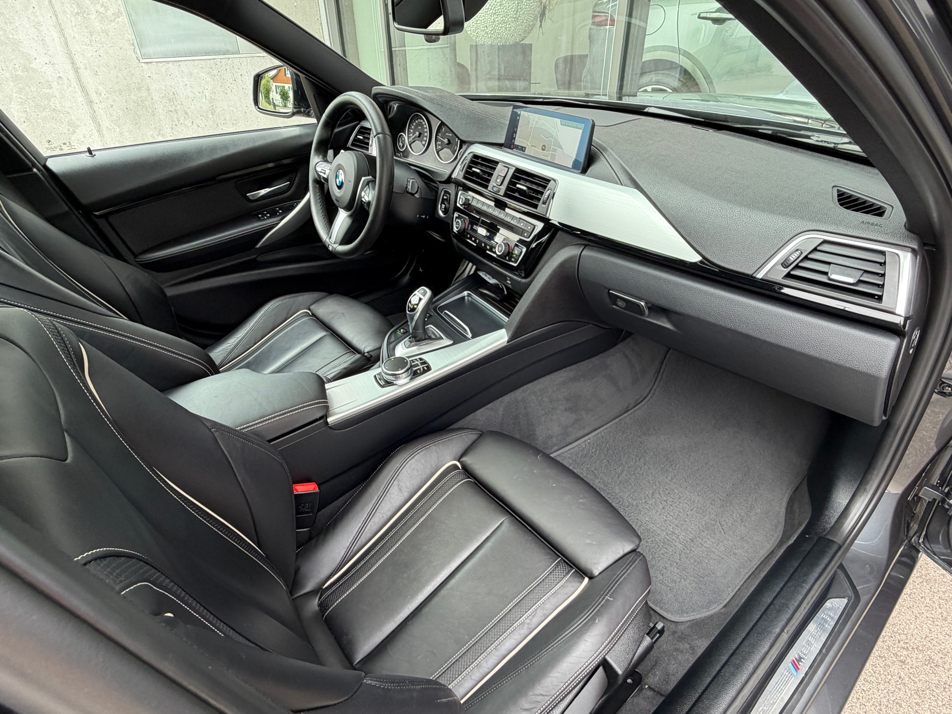 BMW 340i xDrive Touring Edition M Sport Steptronic-image-15