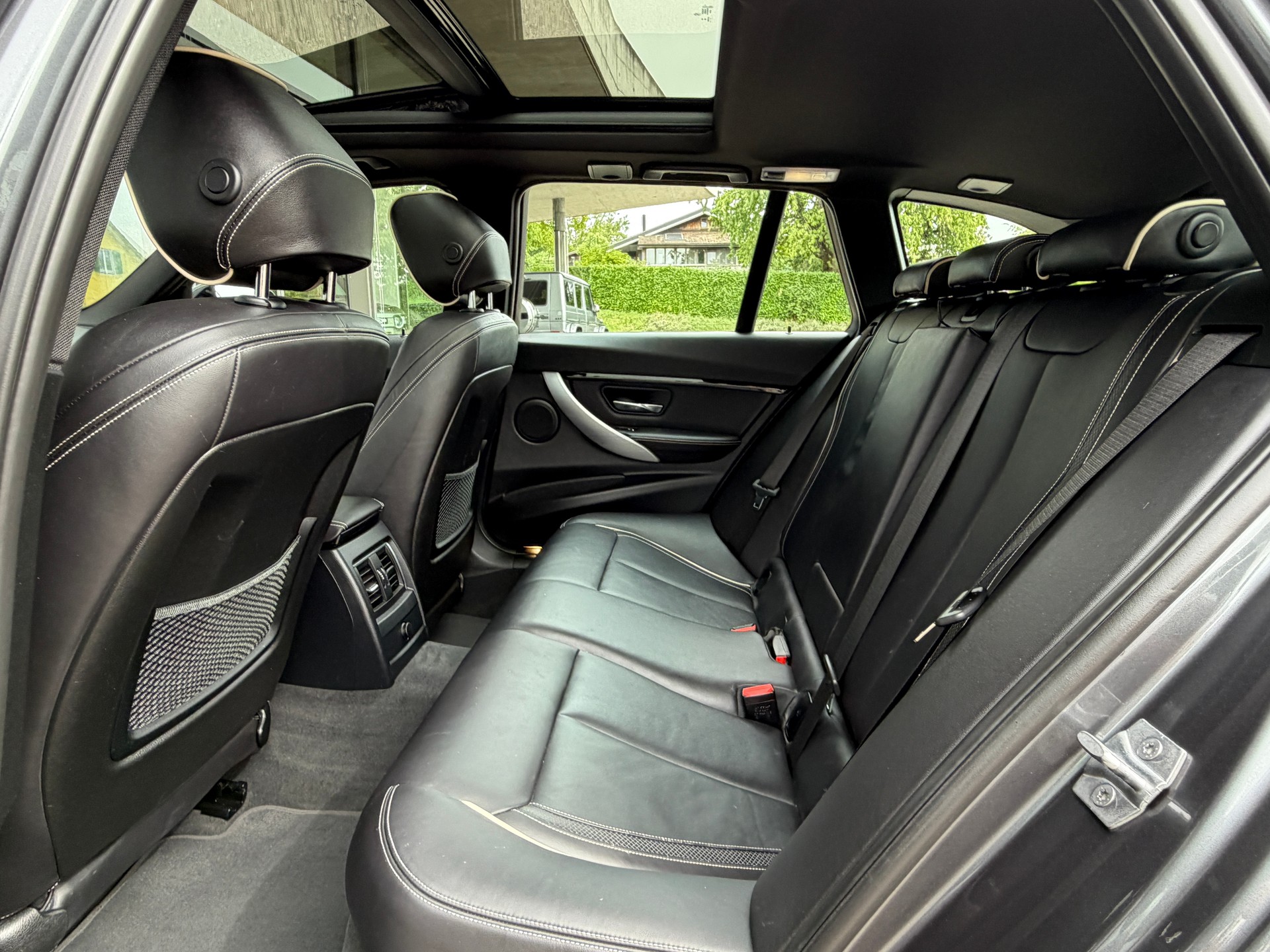 BMW 340i xDrive Touring Edition M Sport Steptronic-image-25