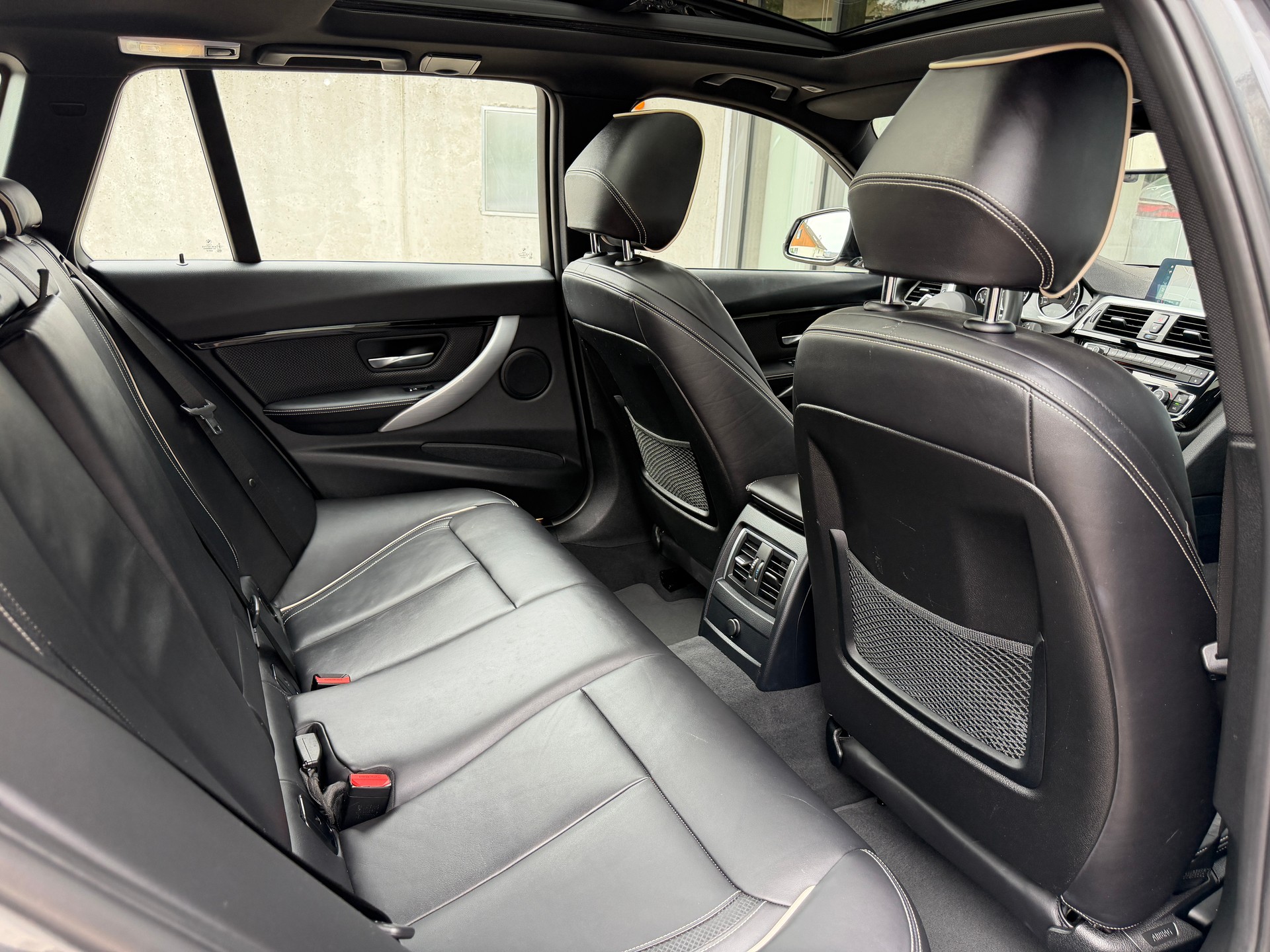 BMW 340i xDrive Touring Edition M Sport Steptronic-image-13