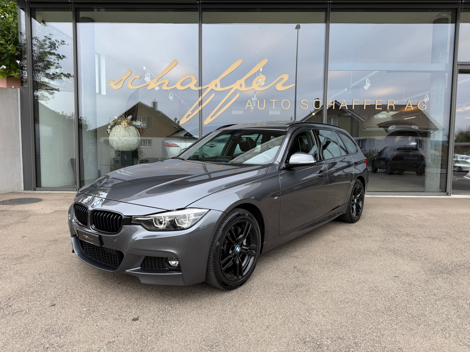 BMW 340i xDrive Touring Edition M Sport Steptronic-image-0