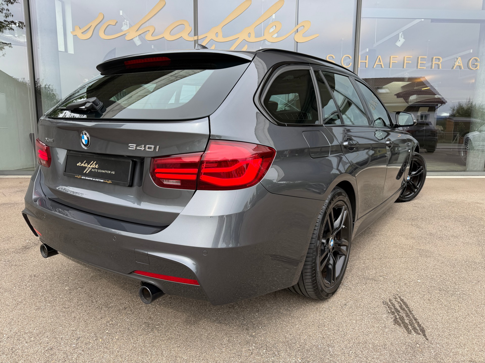BMW 340i xDrive Touring Edition M Sport Steptronic-image-8