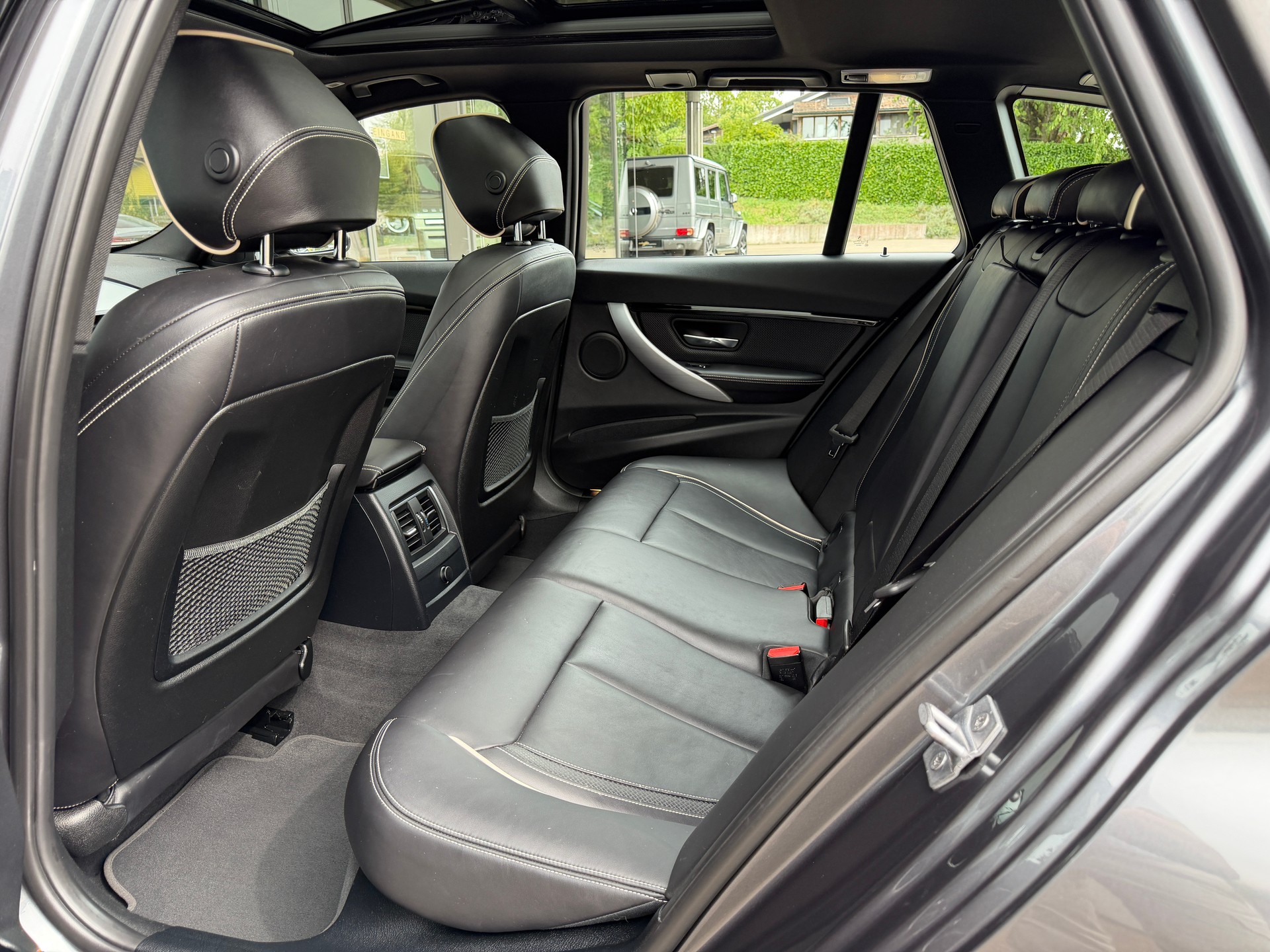 BMW 340i xDrive Touring Edition M Sport Steptronic-image-24