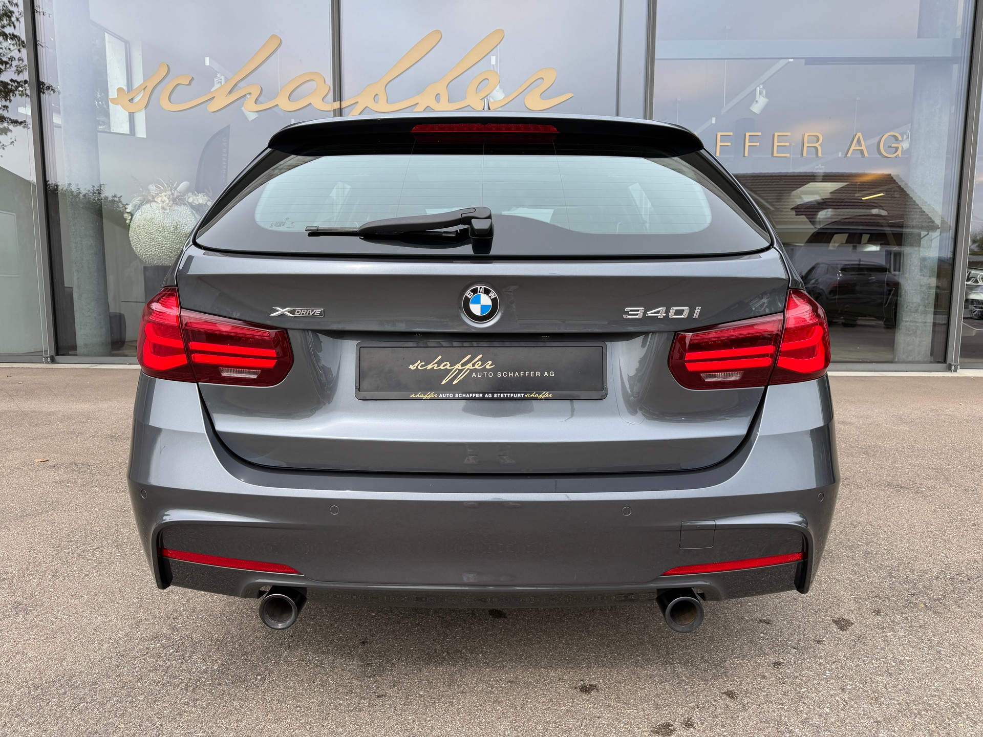 BMW 340i xDrive Touring Edition M Sport Steptronic-image-7