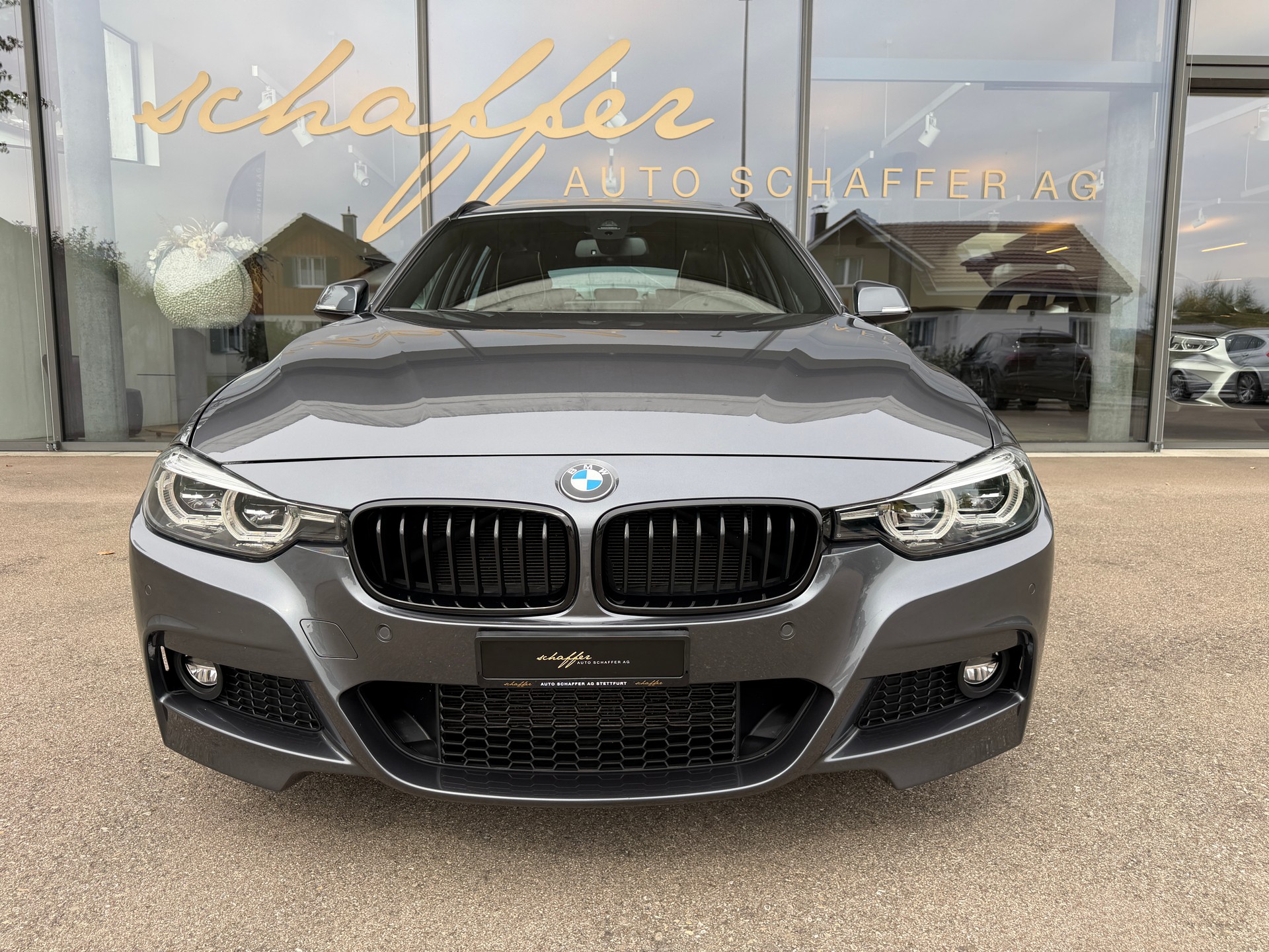 BMW 340i xDrive Touring Edition M Sport Steptronic-image-2