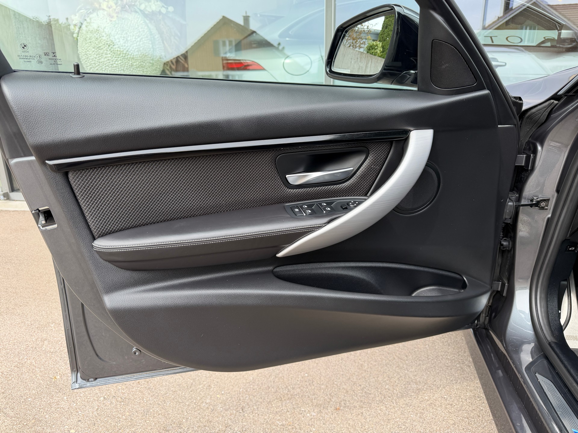 BMW 340i xDrive Touring Edition M Sport Steptronic-image-12