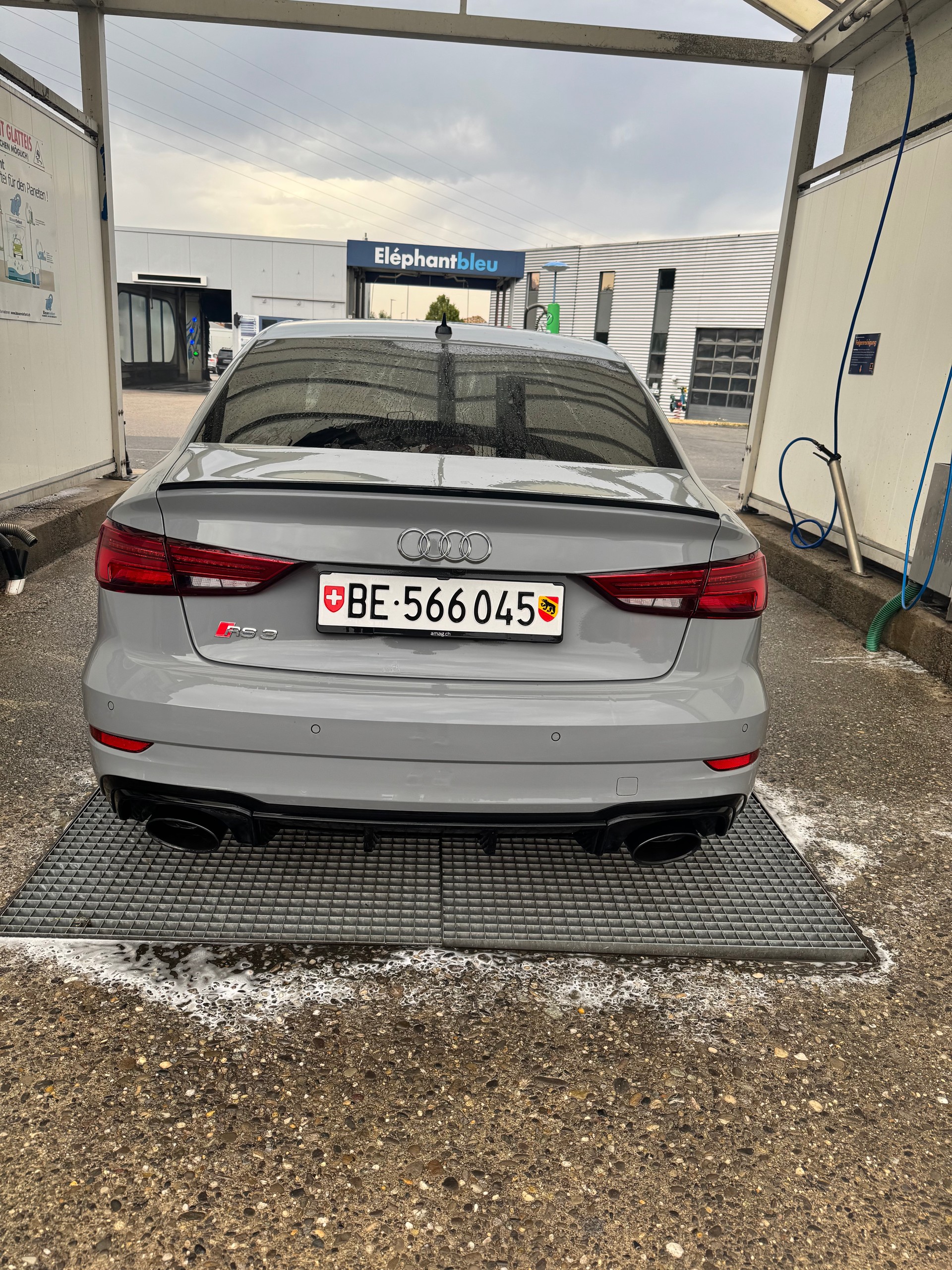 AUDI 2.5 T FSI quattro S-Tronic-image-3