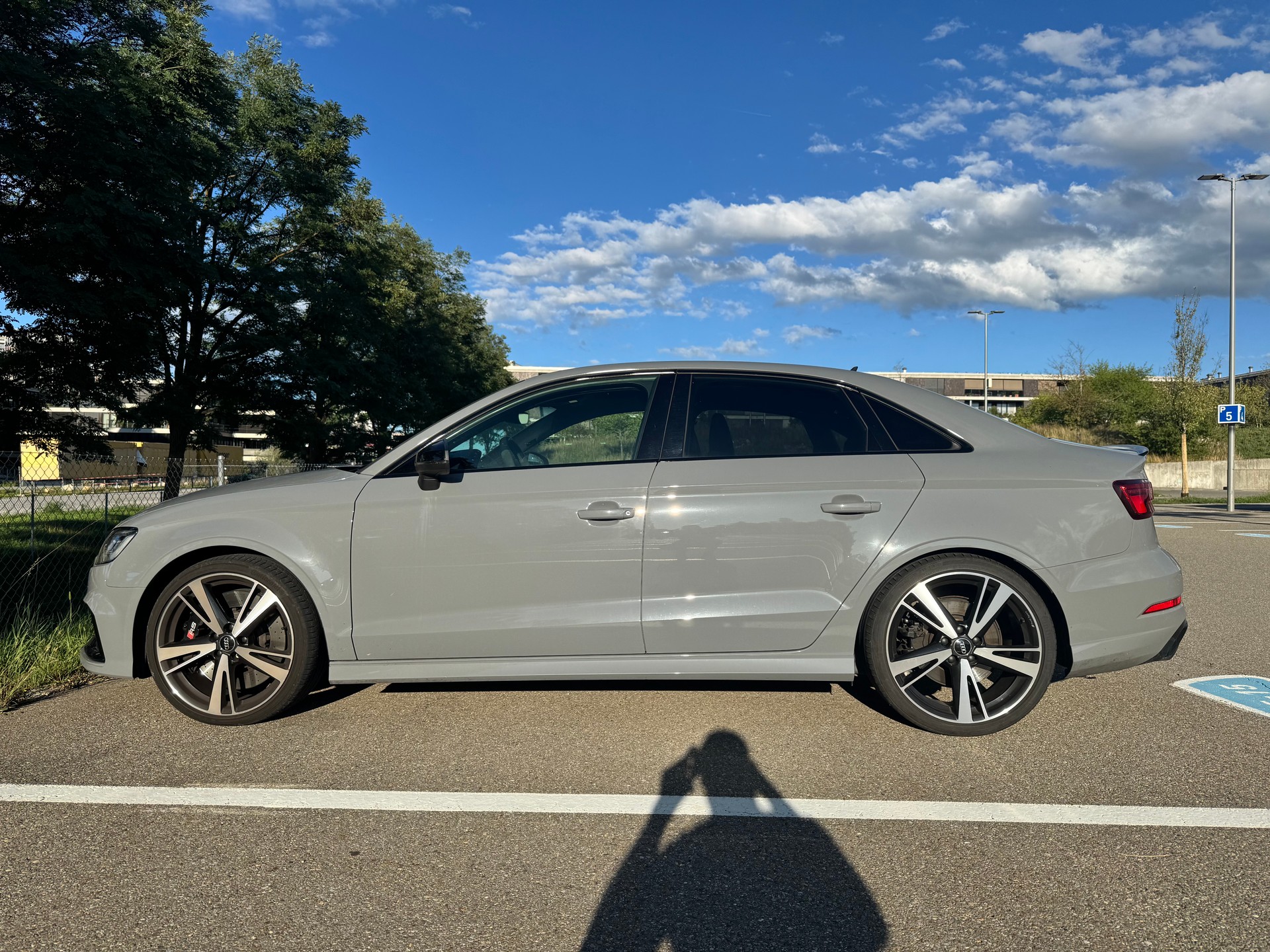 AUDI 2.5 T FSI quattro S-Tronic-image-2