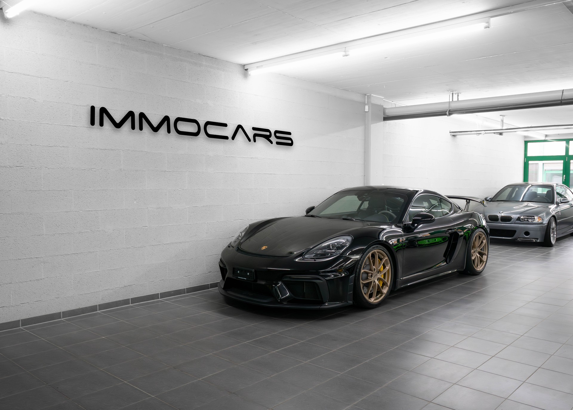 PORSCHE 718 Cayman GT4-image-0