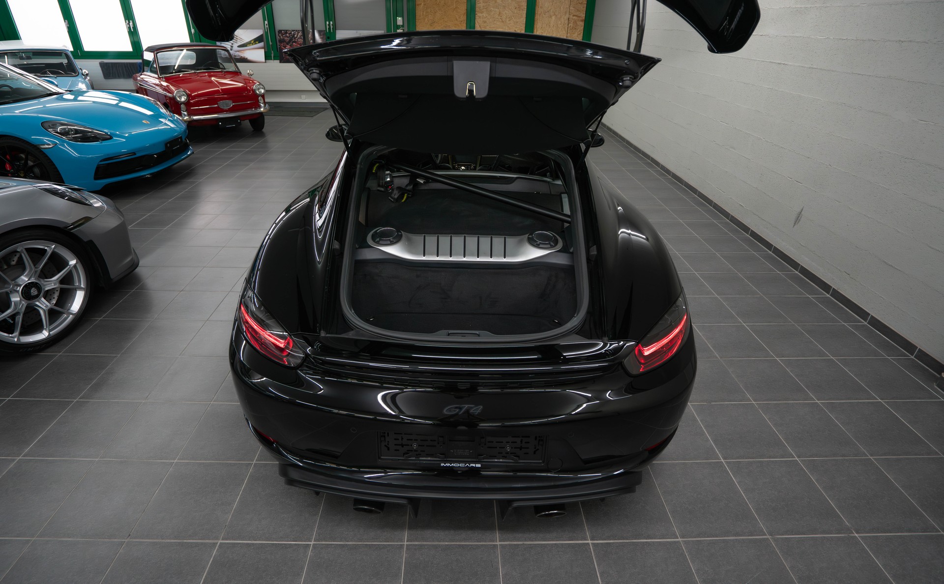 PORSCHE 718 Cayman GT4-image-8