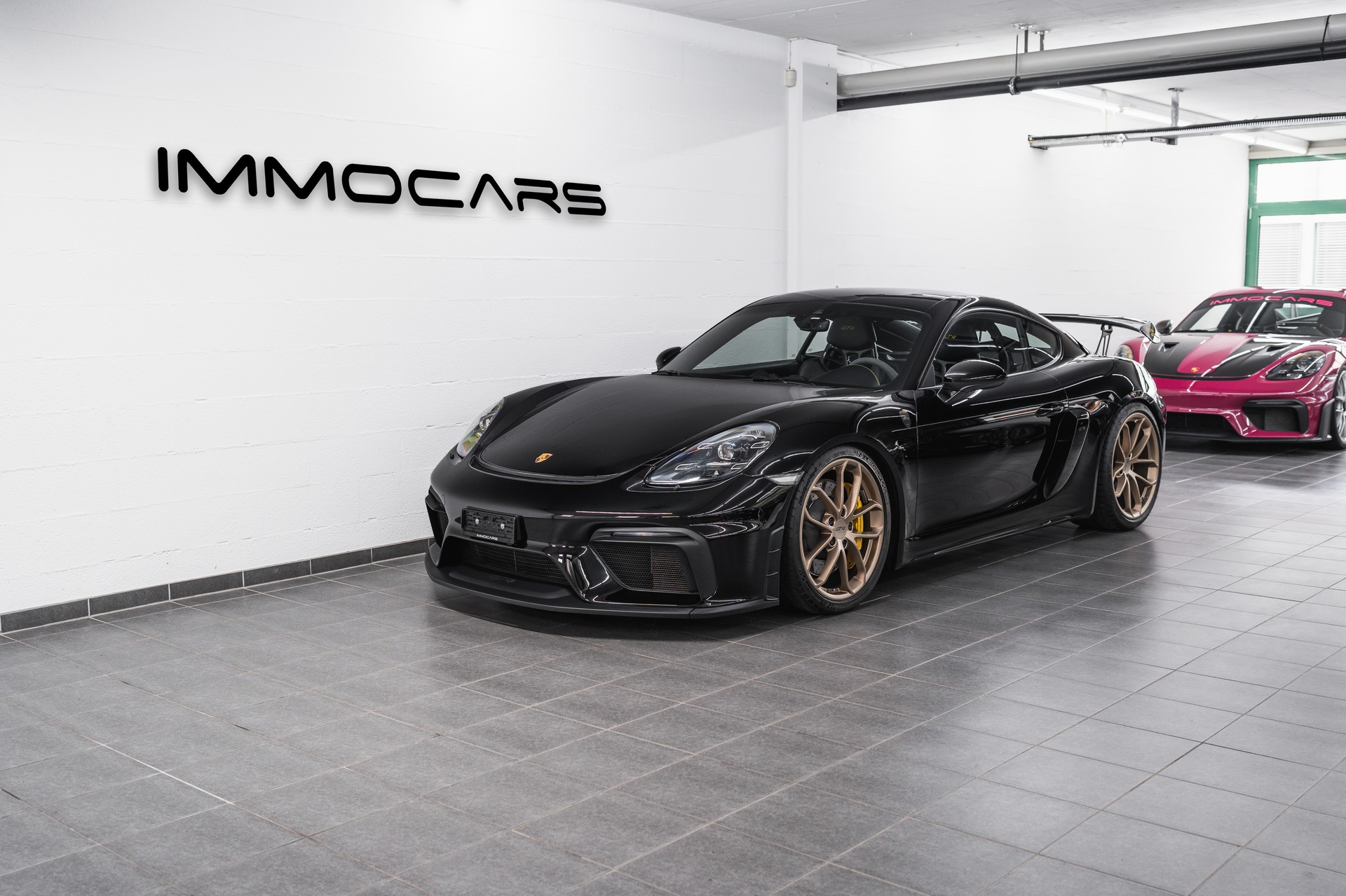 PORSCHE 718 Cayman GT4