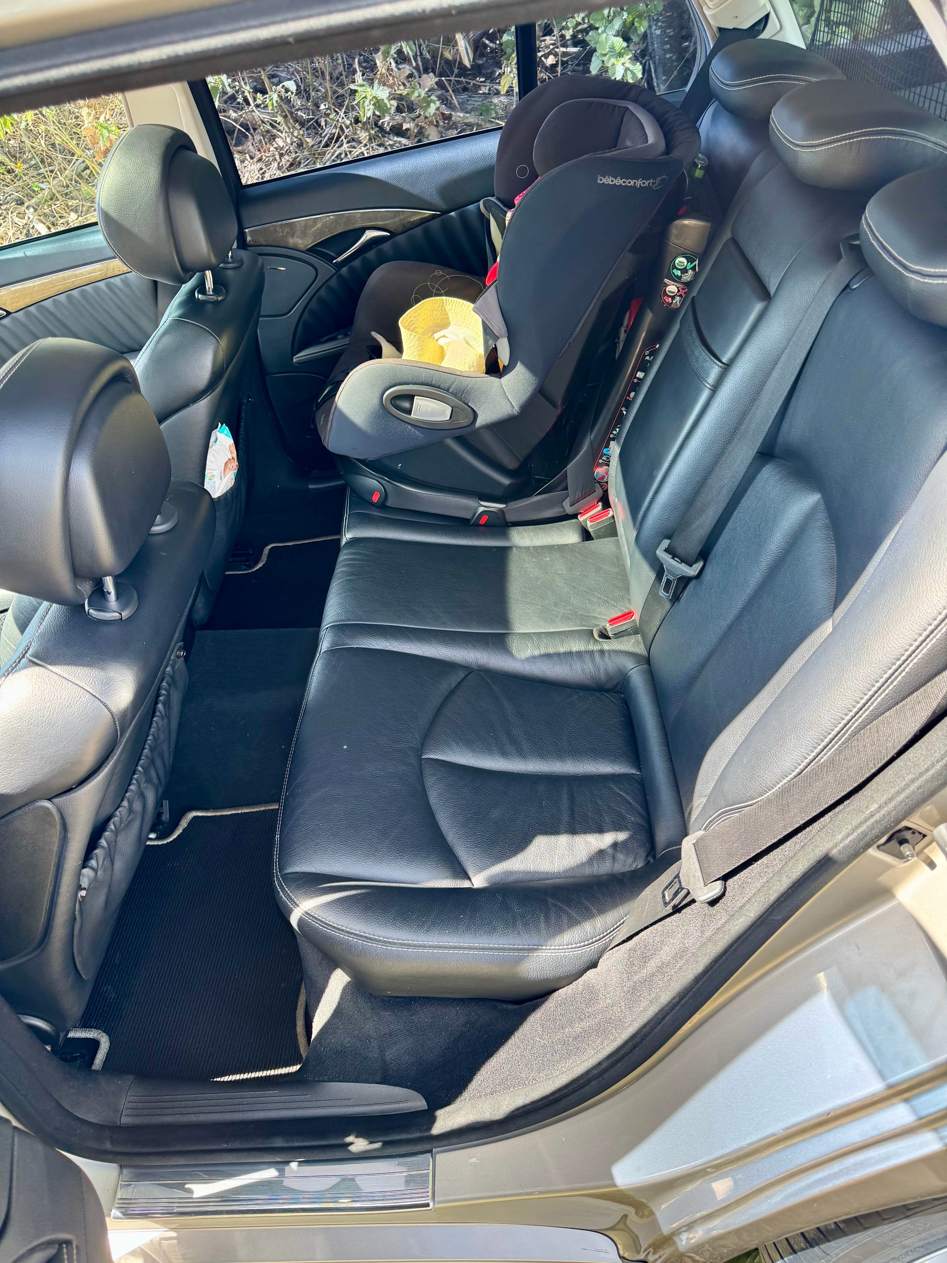 MERCEDES-BENZ E 320 CDI-image-13