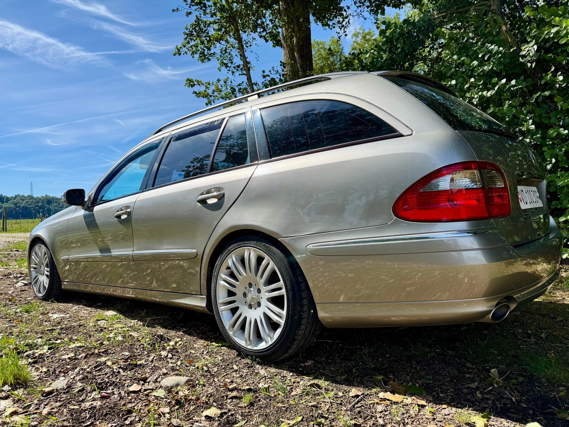MERCEDES-BENZ E 320 CDI-image-4
