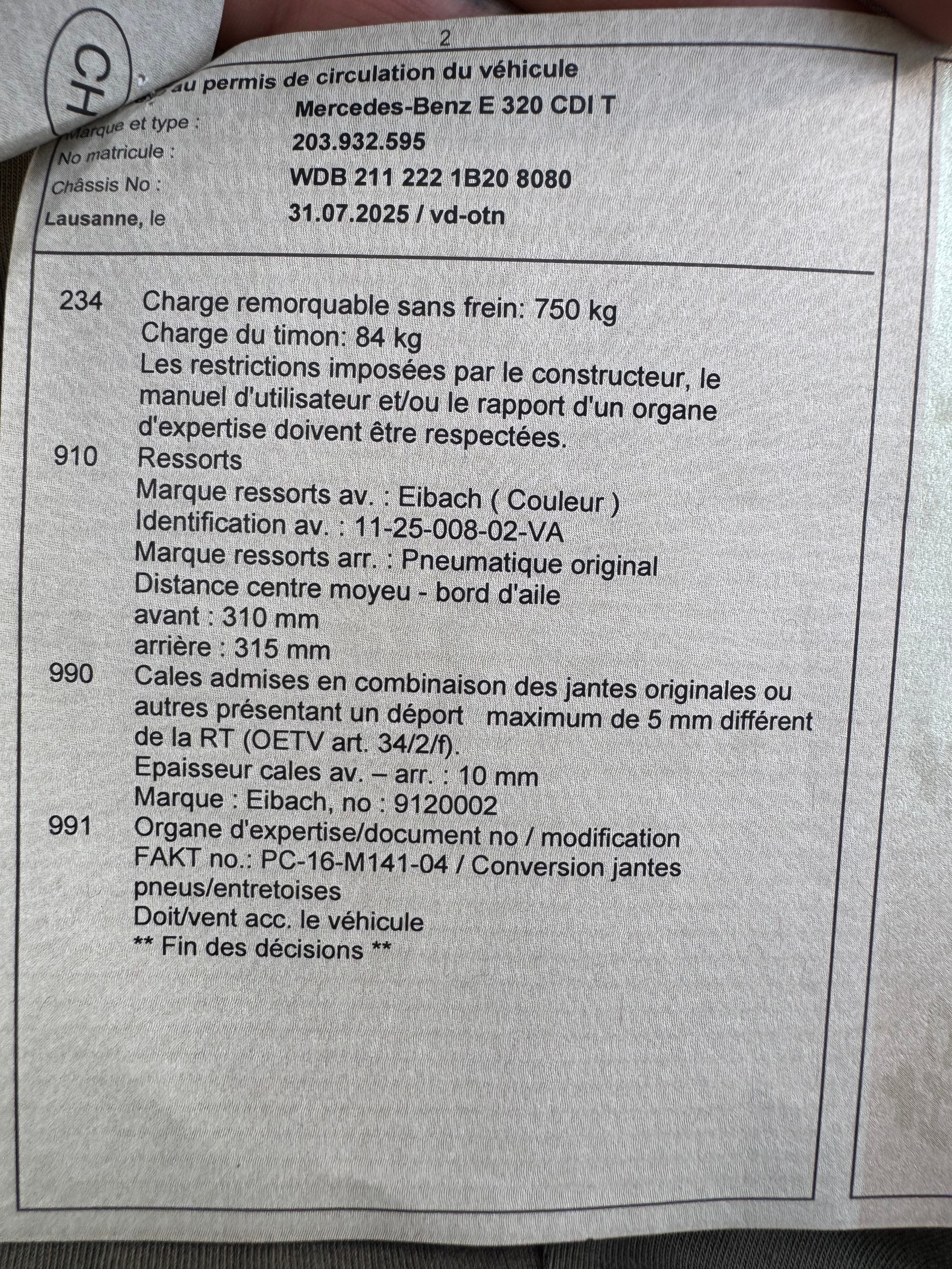 MERCEDES-BENZ E 320 CDI-image-18