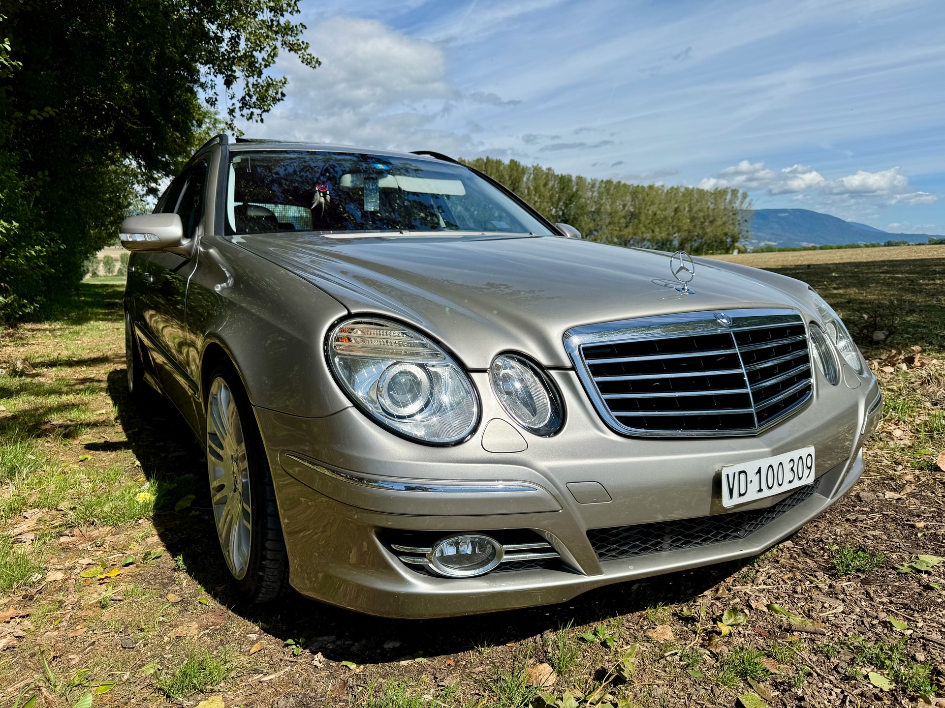 MERCEDES-BENZ E 320 CDI-image-1