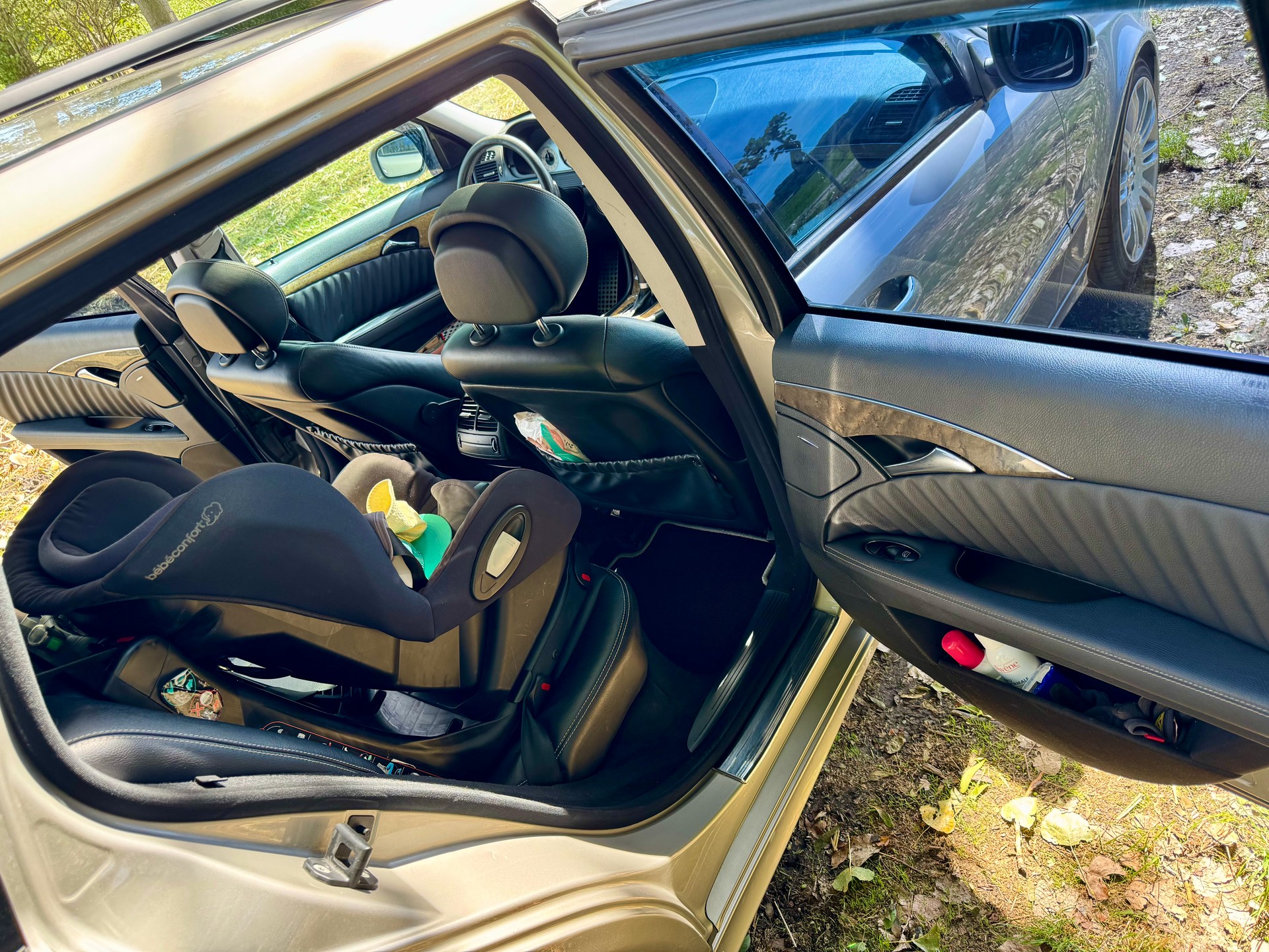 MERCEDES-BENZ E 320 CDI-image-12