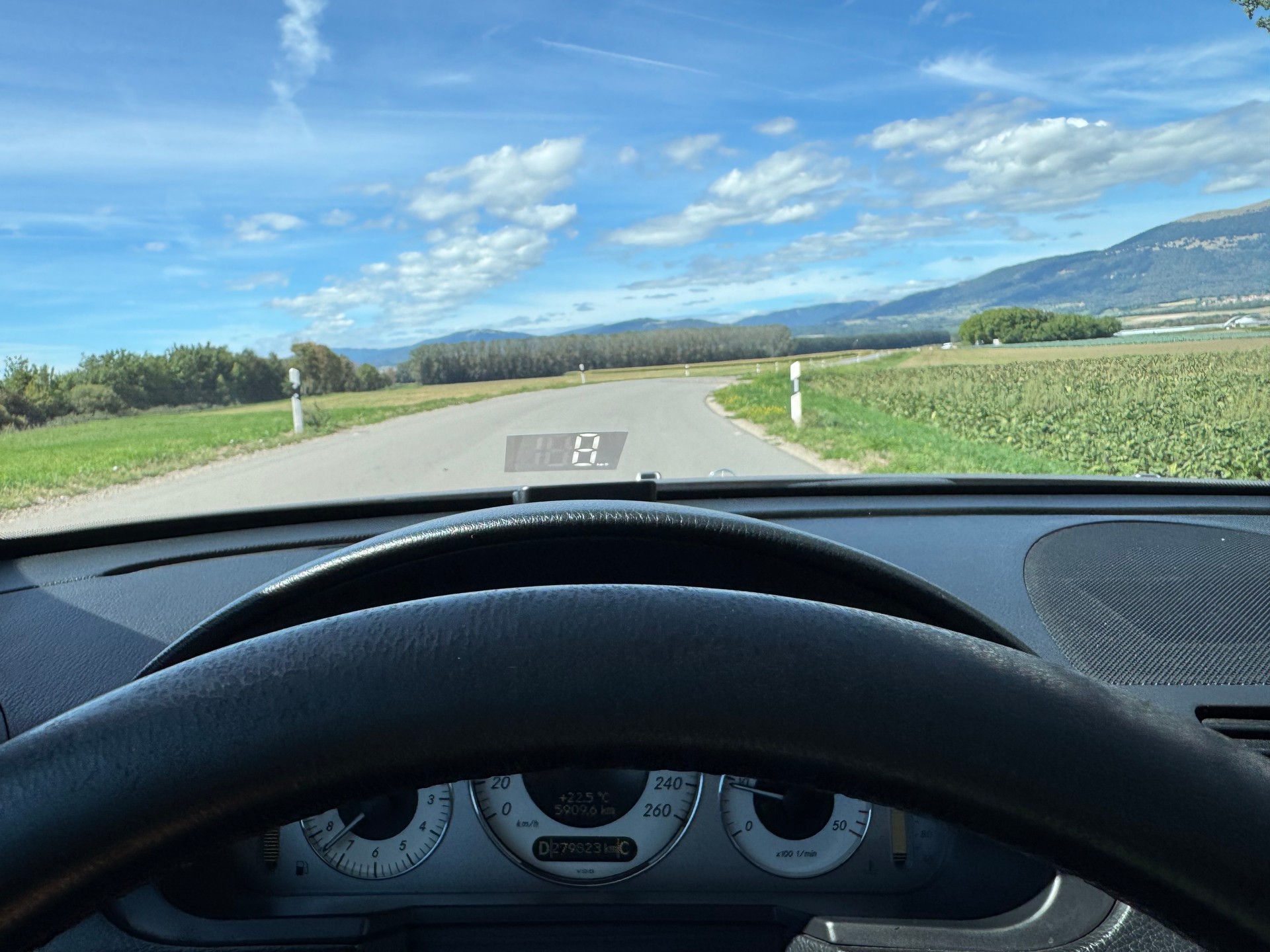 MERCEDES-BENZ E 320 CDI-image-16