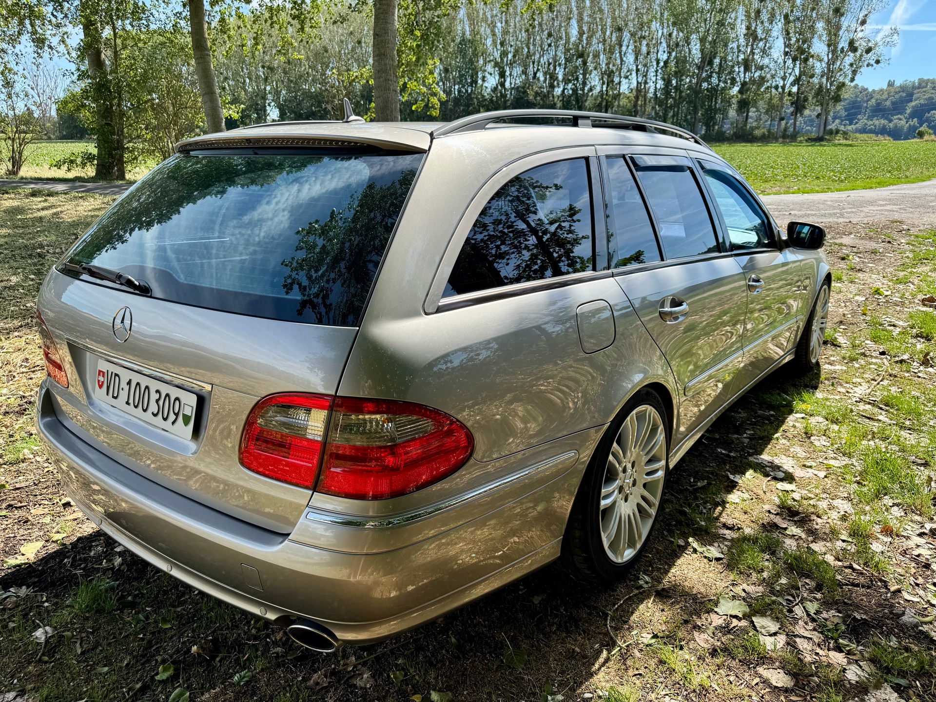 MERCEDES-BENZ E 320 CDI-image-6