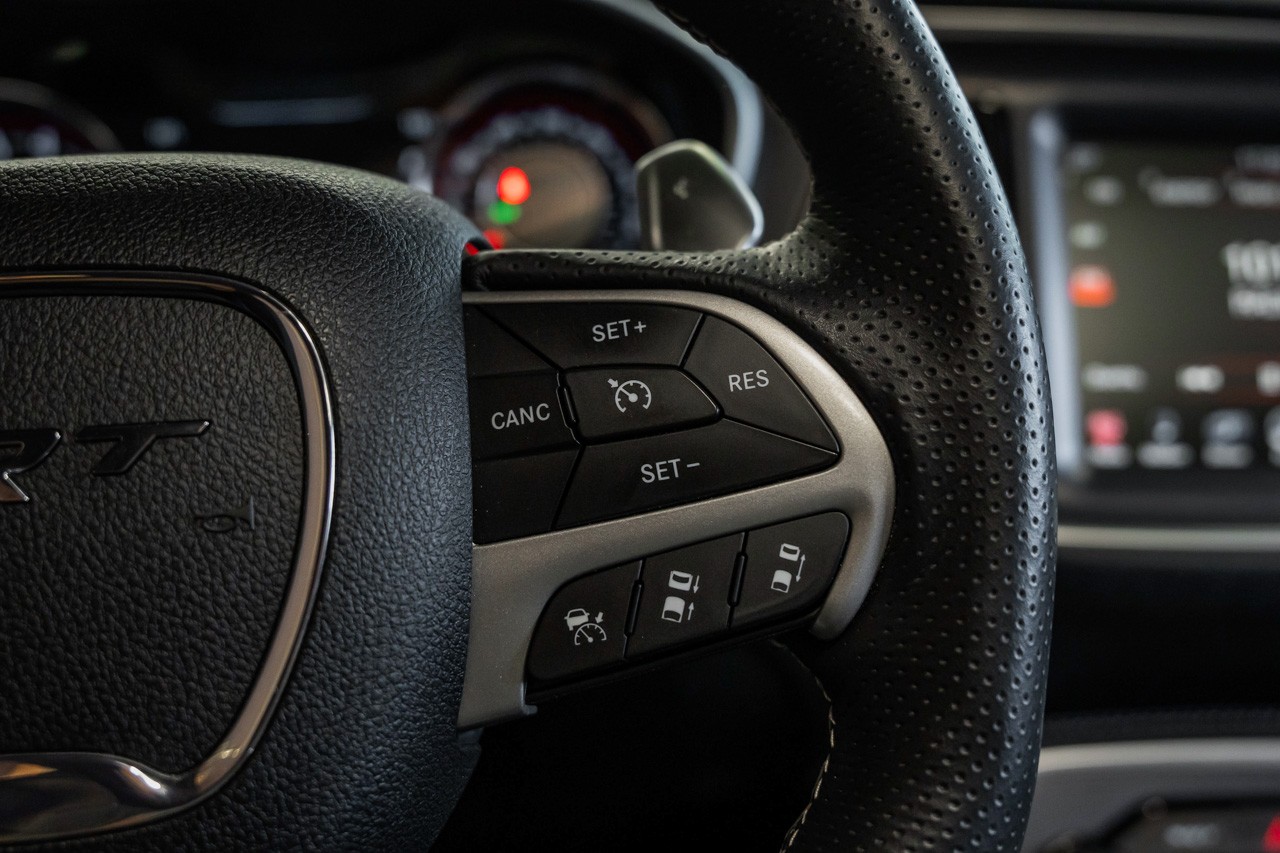 DODGE Challenger SRT8 6.4L HEMI-image-31